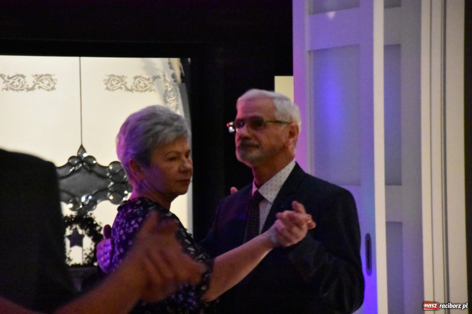 Zdjęcie w galerii na portalu naszraciborz.pl: Karnawałowy Dzień Babci i Dziadka w Chałupkach wiadomości z regionu