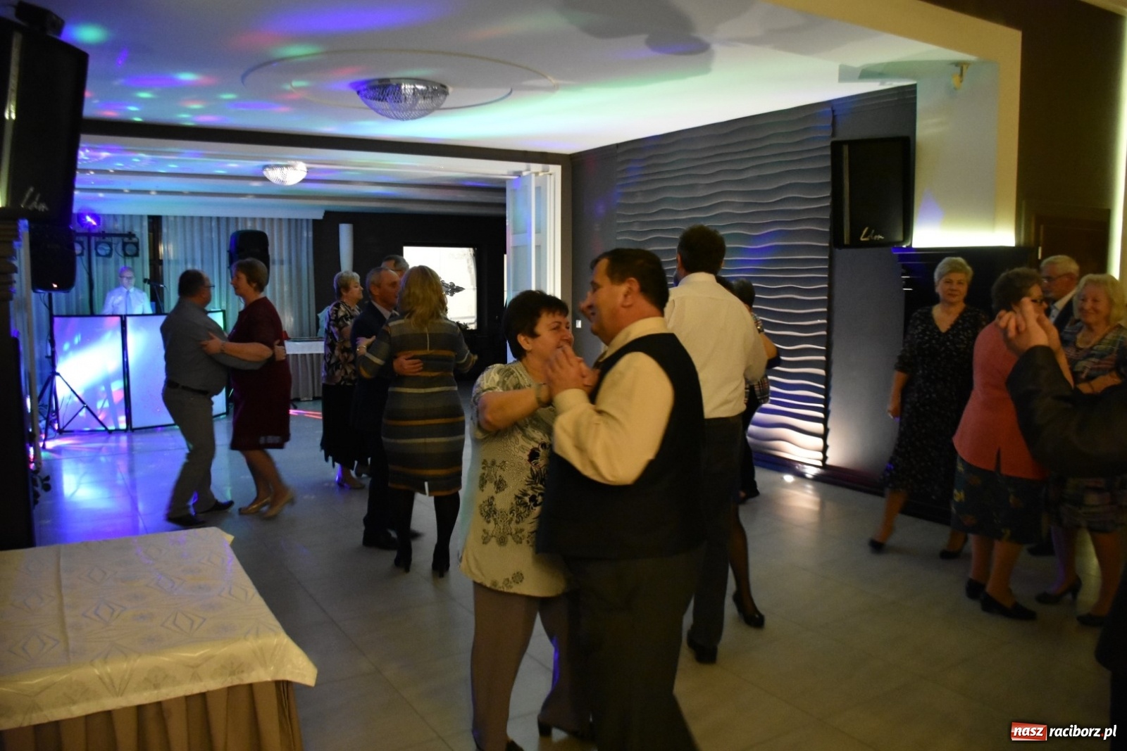 Zdjęcie w galerii na portalu naszraciborz.pl: Karnawałowy Dzień Babci i Dziadka w Chałupkach wiadomości z regionu