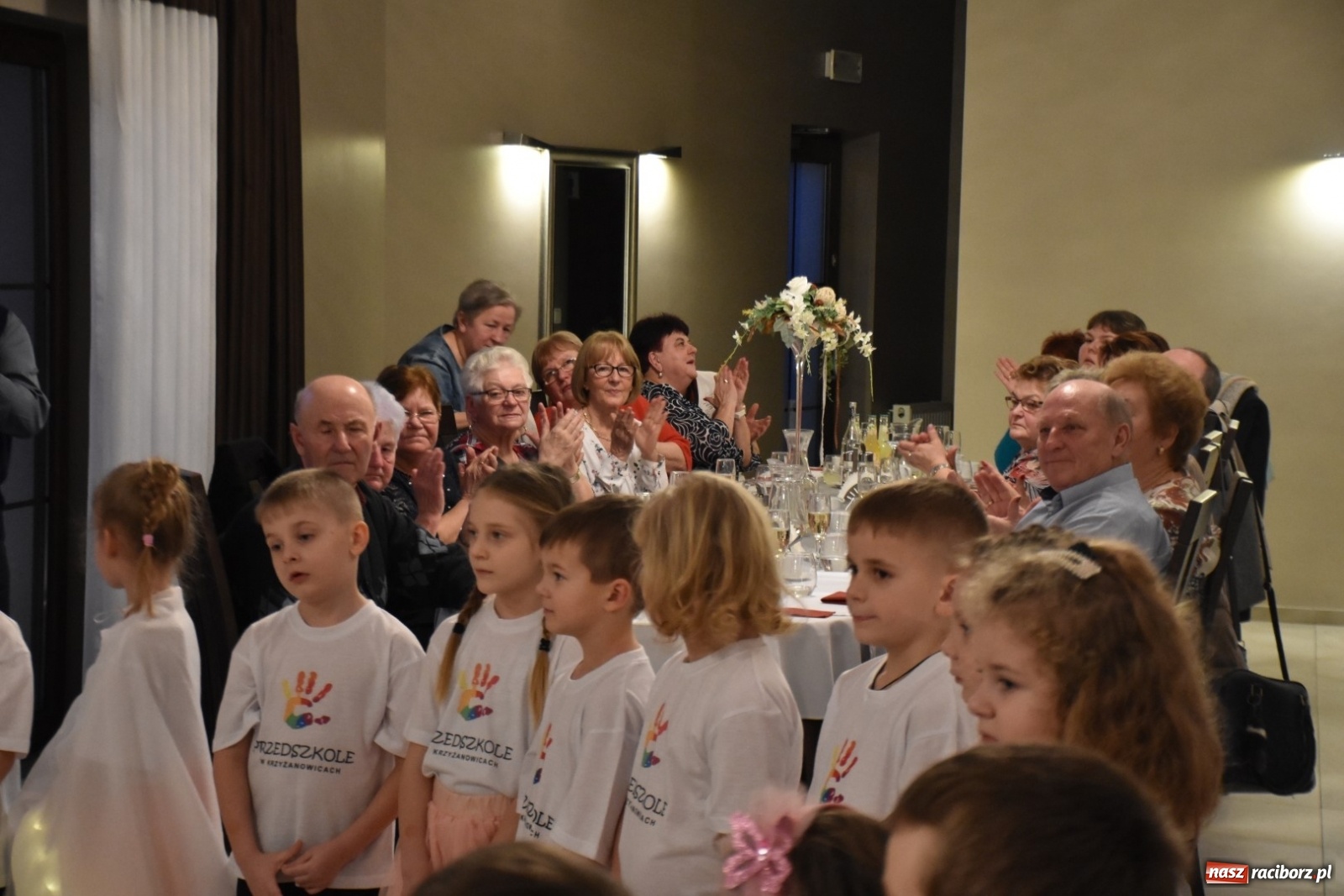 Zdjęcie w galerii na portalu naszraciborz.pl: Krzyżanowiccy seniorzy świętowali Dzień Babci i Dziadka wiadomości z regionu