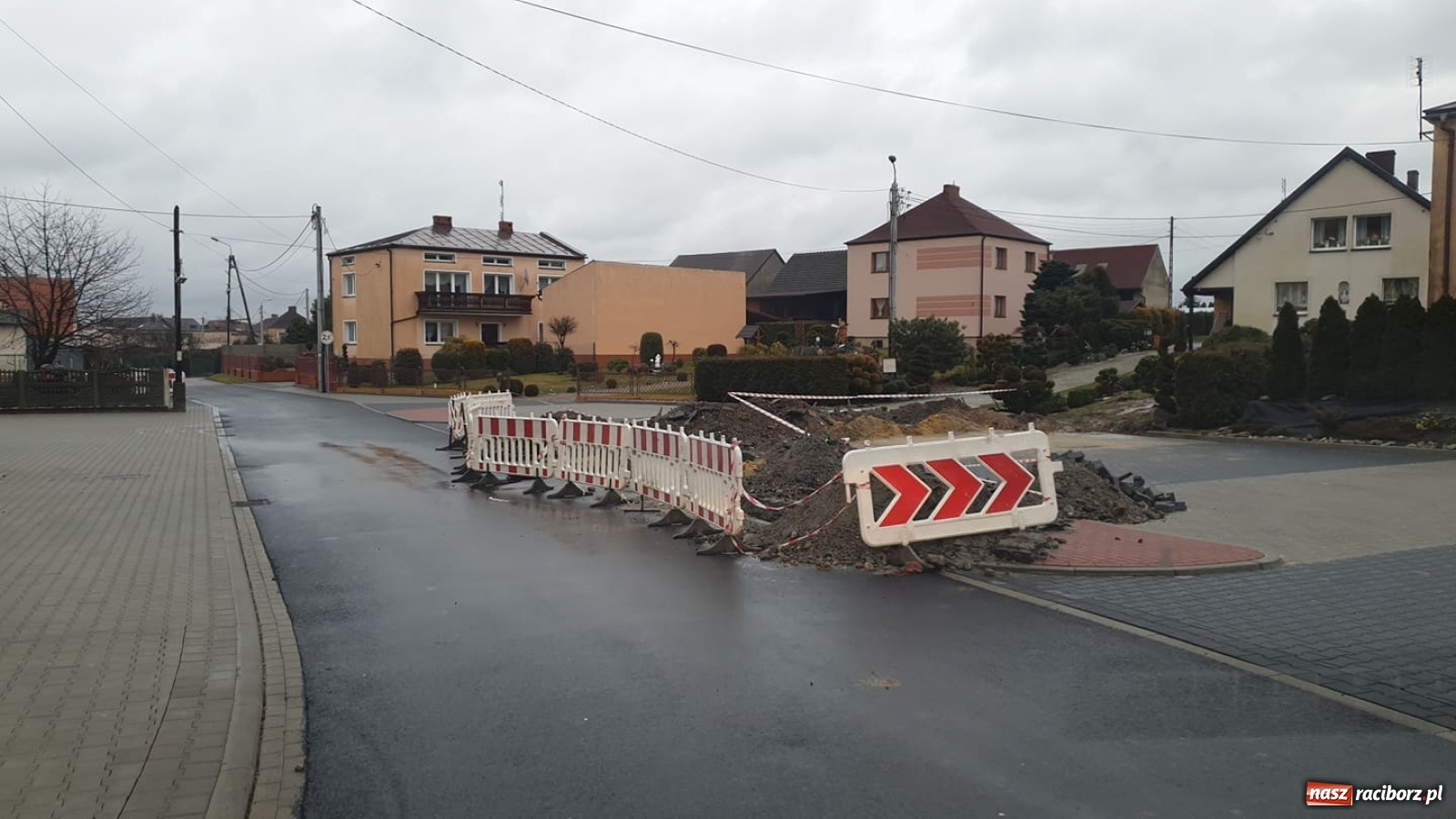 Zdjęcie w galerii na portalu naszraciborz.pl: W Krzyżanowicach przebito gazociąg! Ludzie mówią, że mogło być jak w Szczyrku wiadomości z regionu