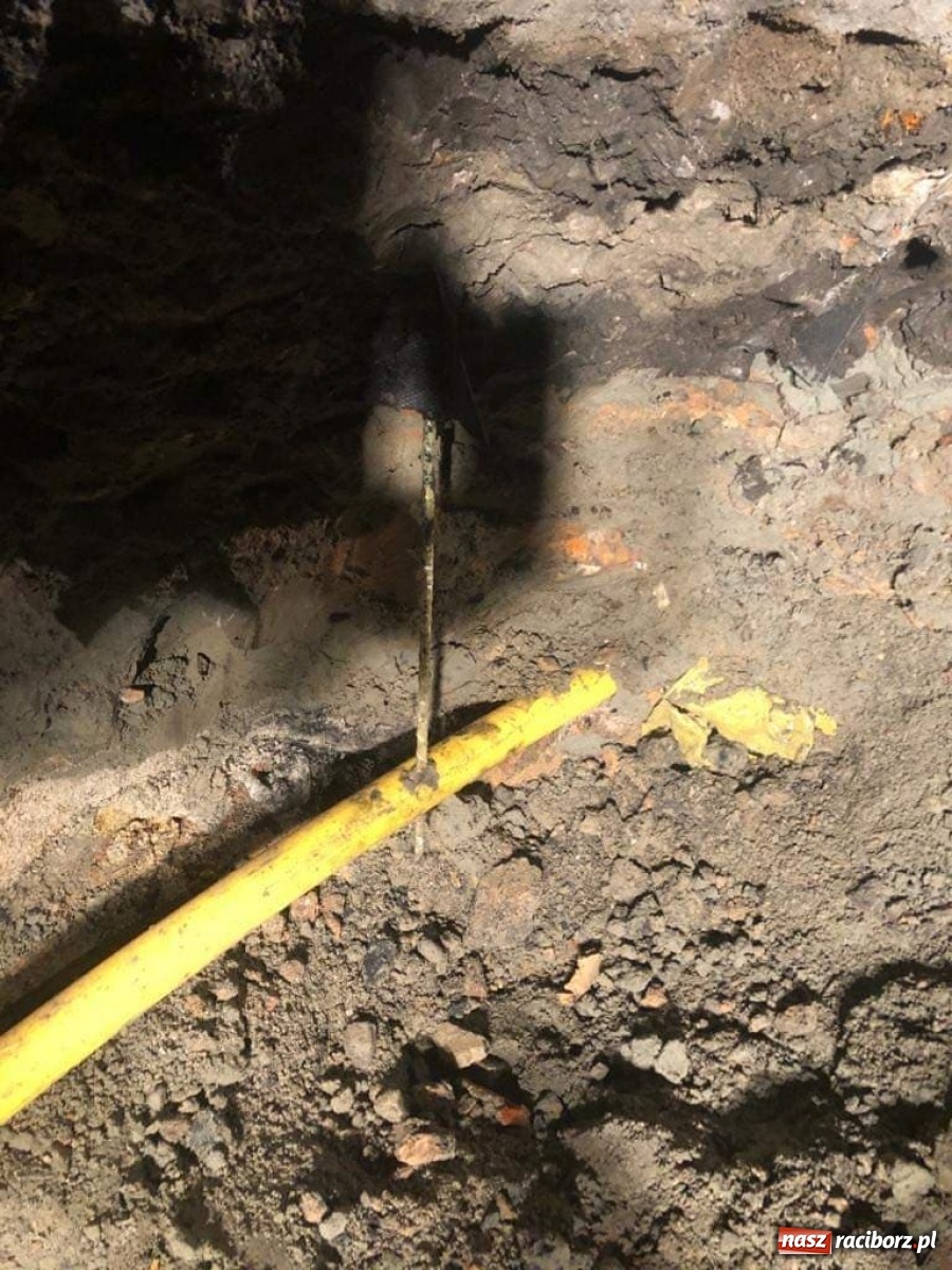 Zdjęcie w galerii na portalu naszraciborz.pl: W Krzyżanowicach przebito gazociąg! Ludzie mówią, że mogło być jak w Szczyrku wiadomości z regionu