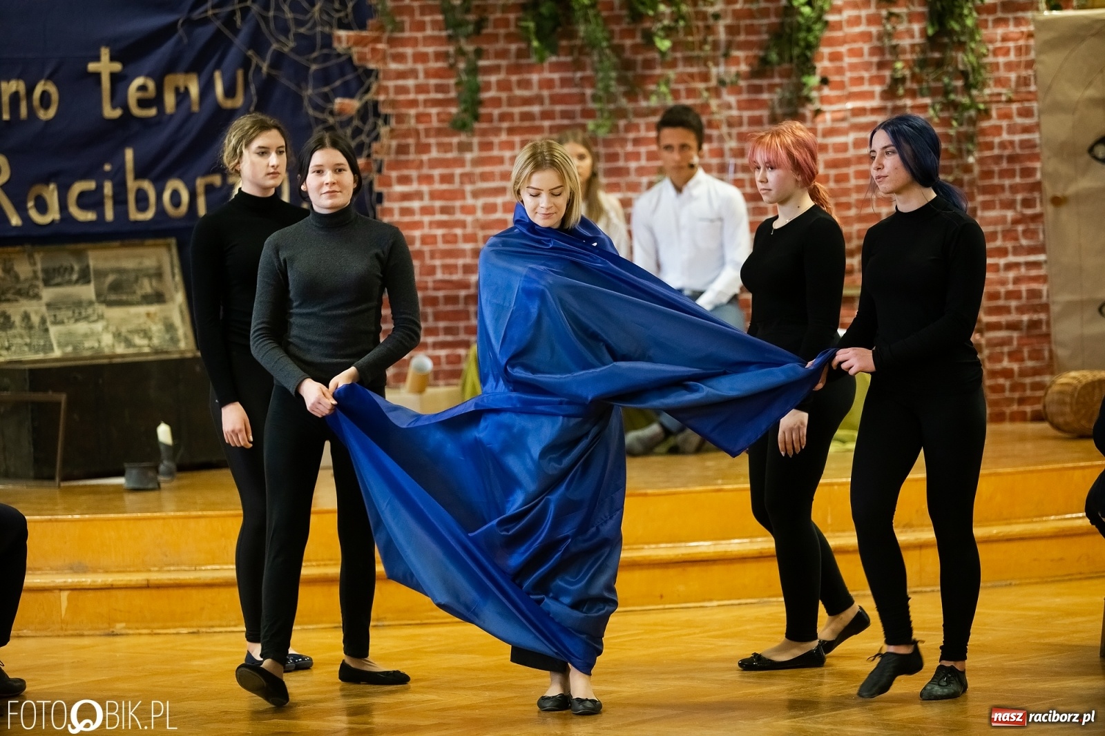 Zdjęcie w galerii na portalu naszraciborz.pl: Konsul Węgier na Święcie Patrona w Ekonomiku wiadomości z regionu