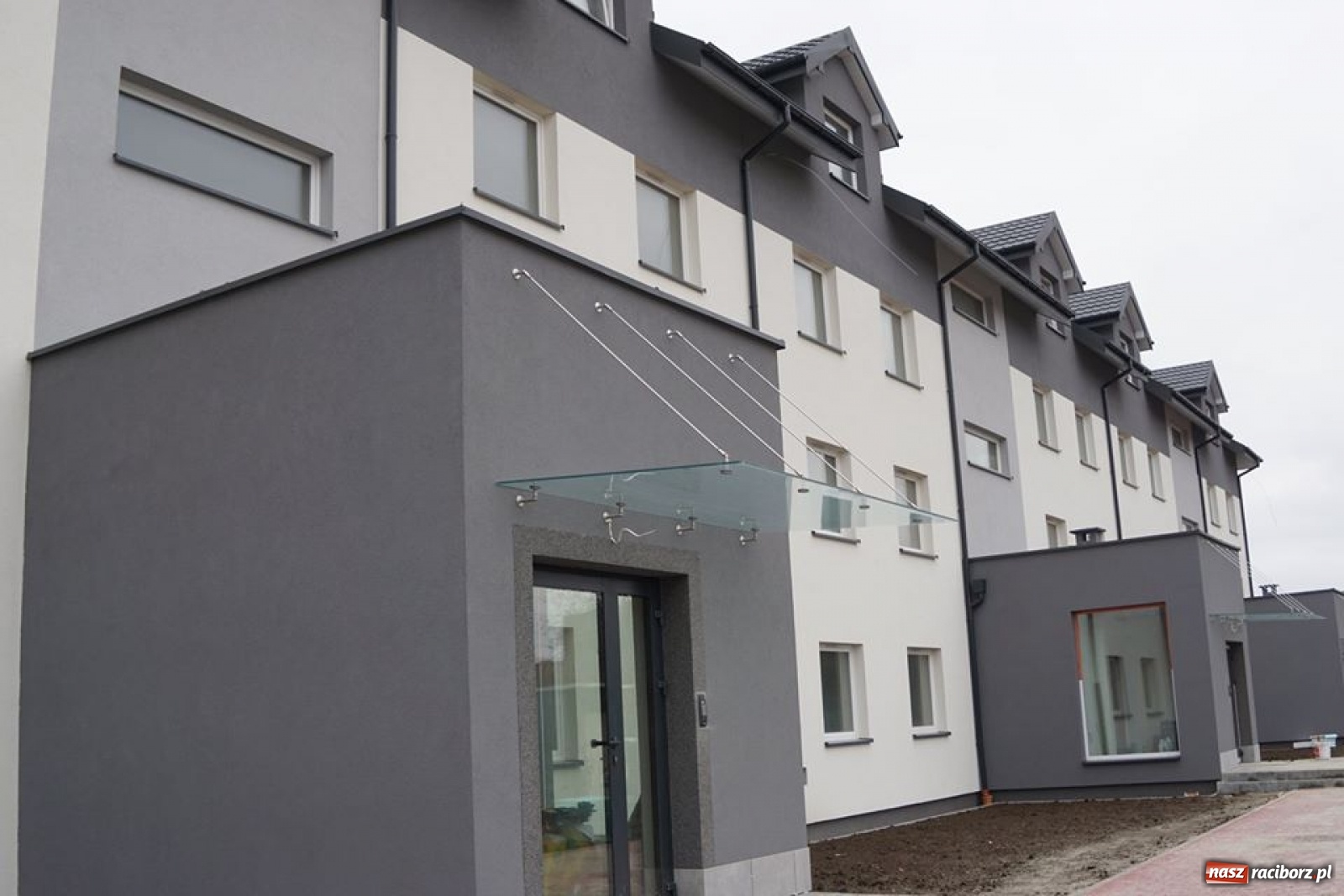 Zdjęcie w galerii na portalu naszraciborz.pl: Urząd opublikował listę najemców nowych mieszkań przy Łąkowej  wiadomości z regionu