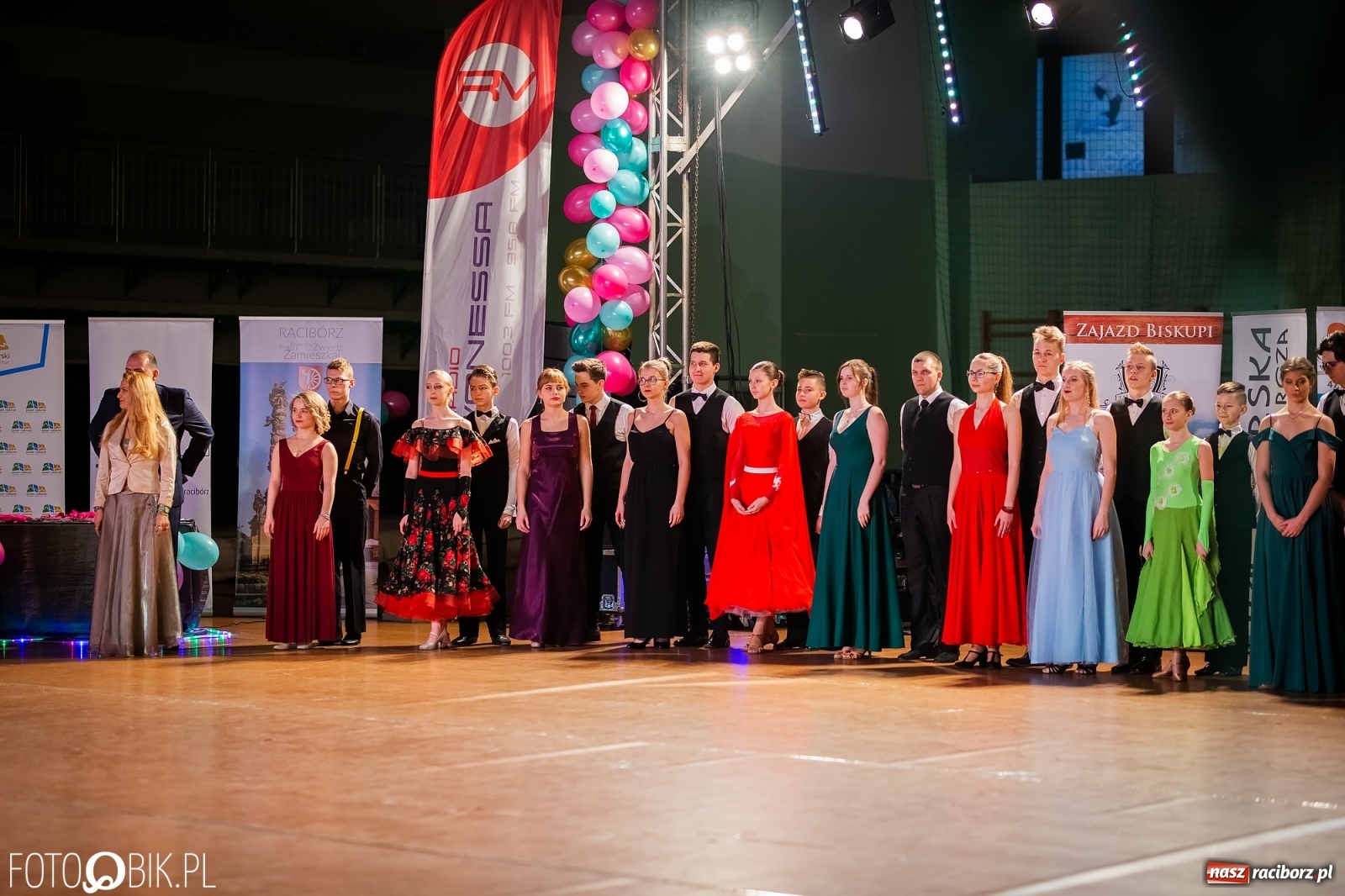 Zdjęcie w galerii na portalu naszraciborz.pl: Młodzieżowa Rewia Tańca w Arenie Rafako wiadomości z regionu