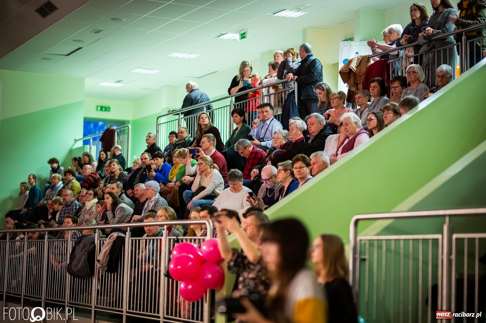 Zdjęcie w galerii na portalu naszraciborz.pl: Młodzieżowa Rewia Tańca w Arenie Rafako wiadomości z regionu