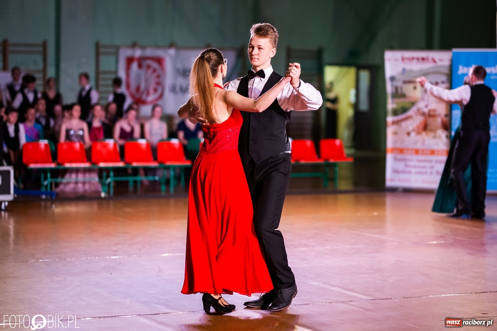 Zdjęcie w galerii na portalu naszraciborz.pl: Młodzieżowa Rewia Tańca w Arenie Rafako wiadomości z regionu