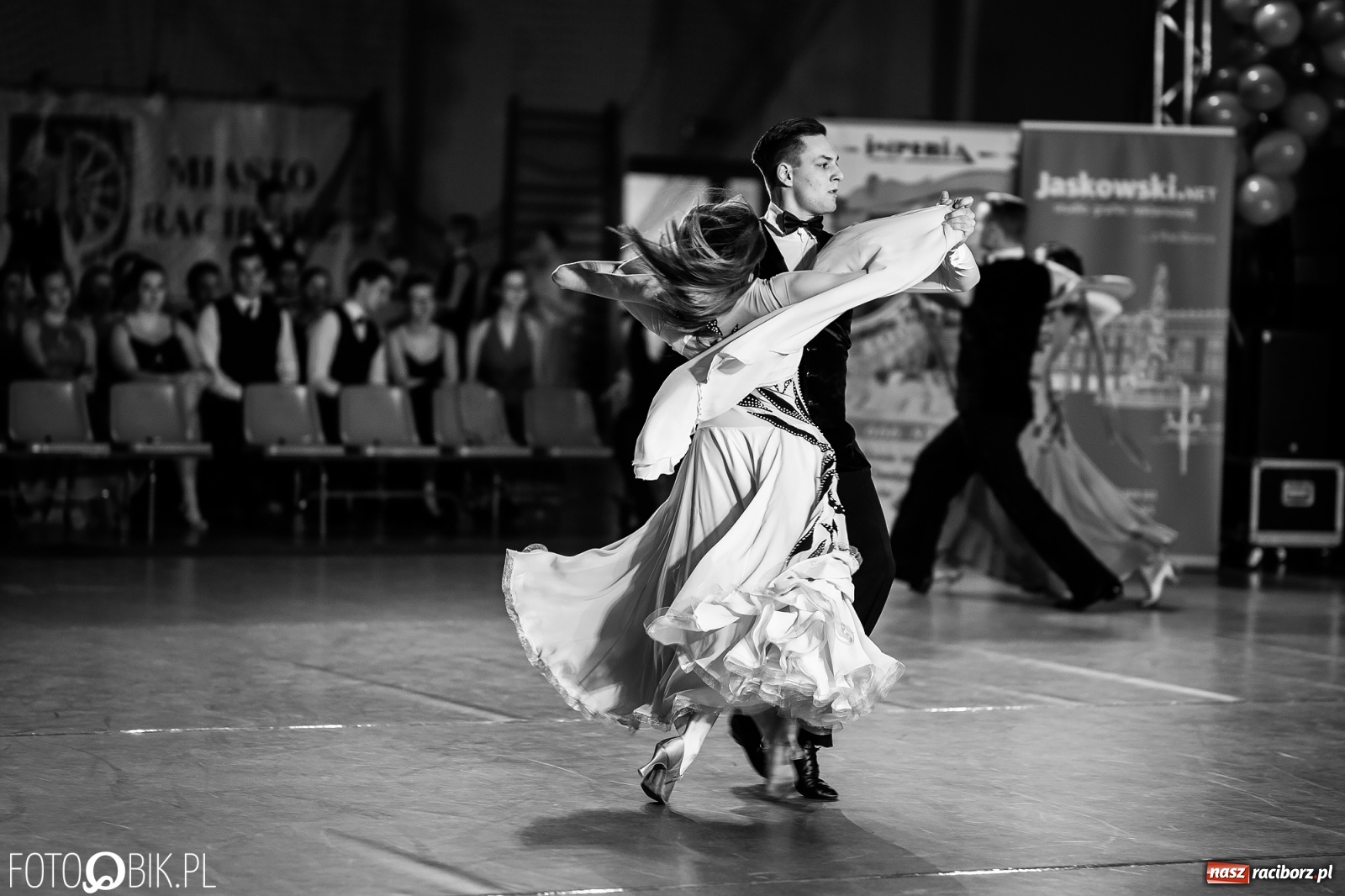 Zdjęcie w galerii na portalu naszraciborz.pl: Młodzieżowa Rewia Tańca w Arenie Rafako wiadomości z regionu