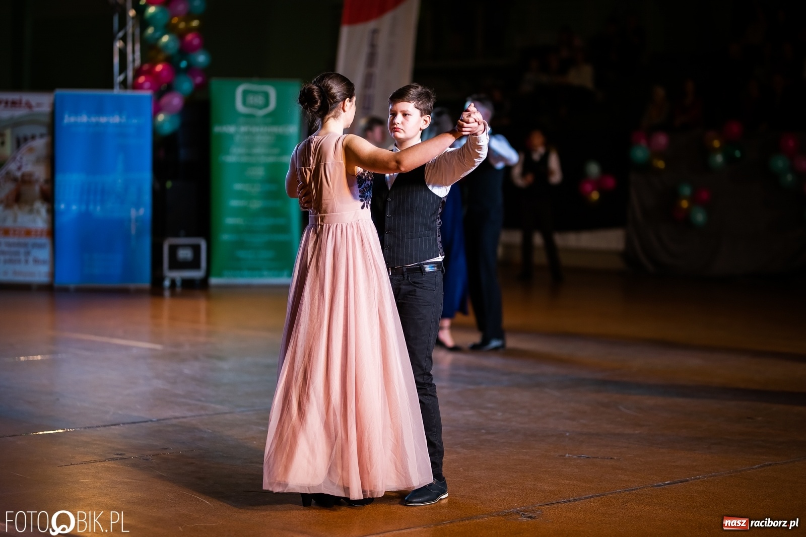 Zdjęcie w galerii na portalu naszraciborz.pl: Młodzieżowa Rewia Tańca w Arenie Rafako wiadomości z regionu