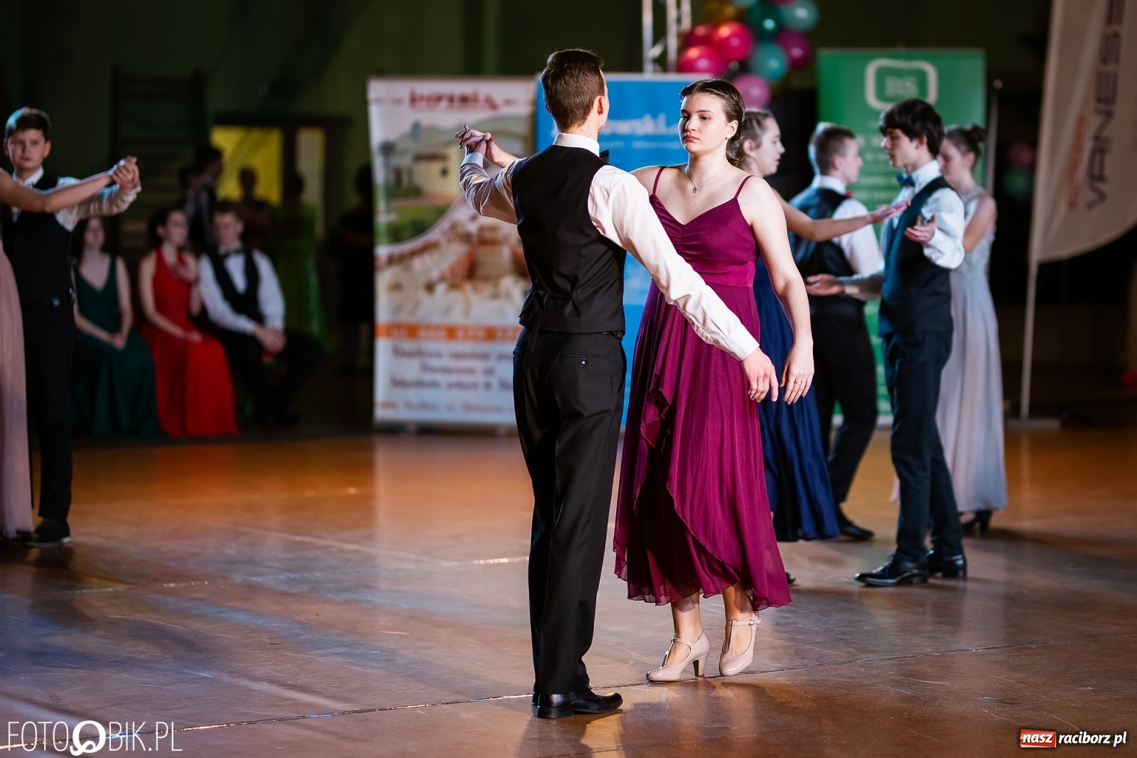 Zdjęcie w galerii na portalu naszraciborz.pl: Młodzieżowa Rewia Tańca w Arenie Rafako wiadomości z regionu