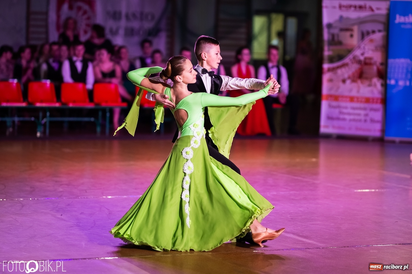 Zdjęcie w galerii na portalu naszraciborz.pl: Młodzieżowa Rewia Tańca w Arenie Rafako wiadomości z regionu
