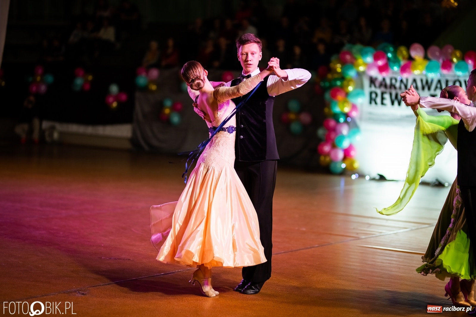 Zdjęcie w galerii na portalu naszraciborz.pl: Młodzieżowa Rewia Tańca w Arenie Rafako wiadomości z regionu
