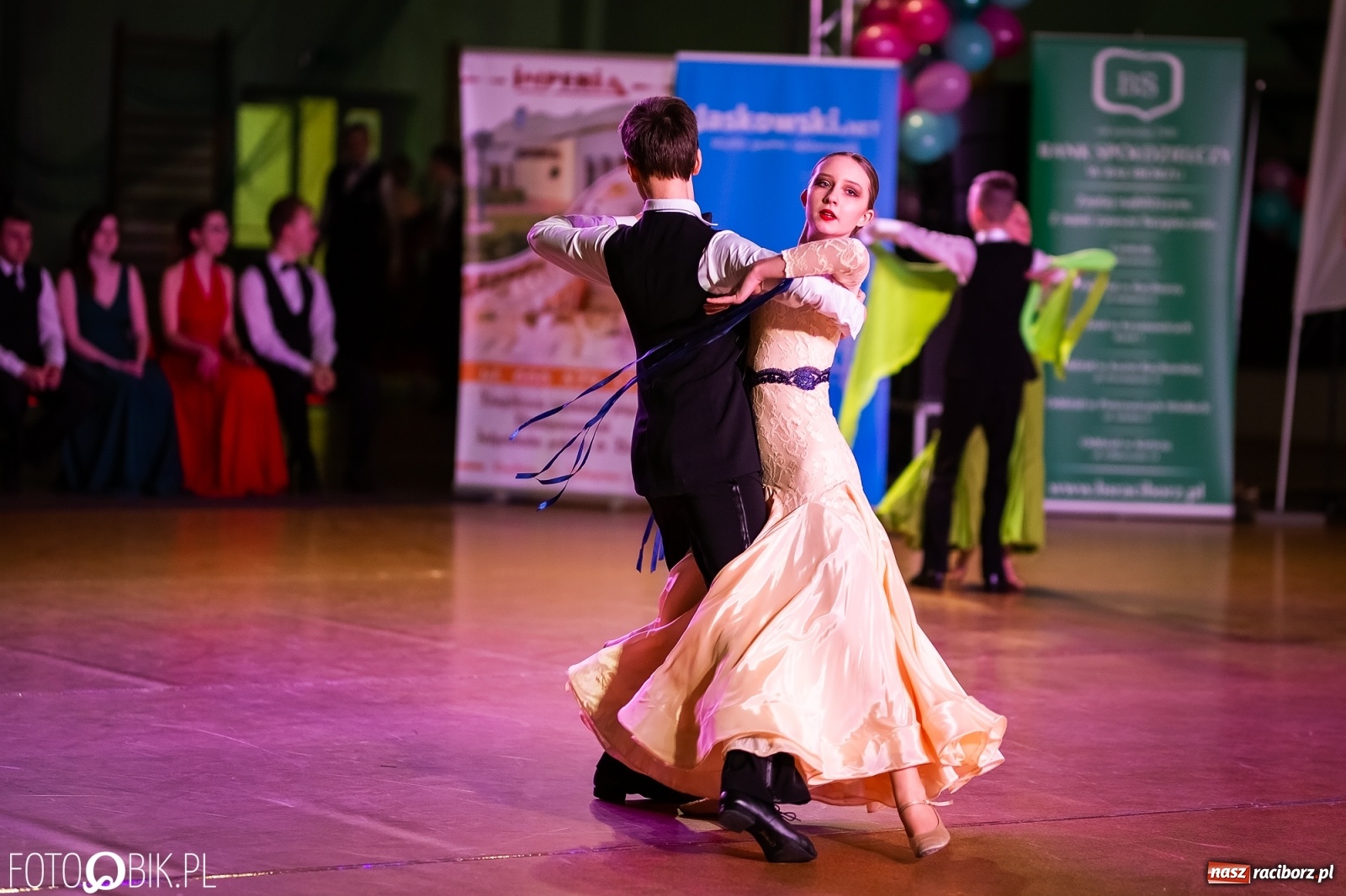 Zdjęcie w galerii na portalu naszraciborz.pl: Młodzieżowa Rewia Tańca w Arenie Rafako wiadomości z regionu