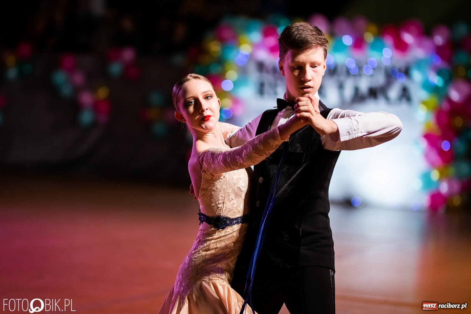 Zdjęcie w galerii na portalu naszraciborz.pl: Młodzieżowa Rewia Tańca w Arenie Rafako wiadomości z regionu