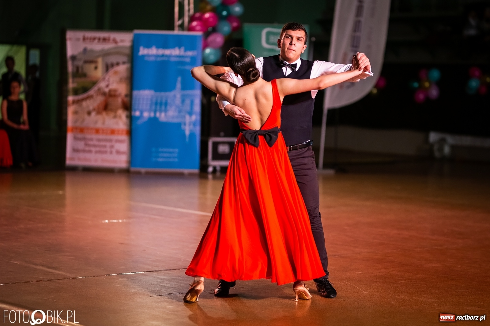 Zdjęcie w galerii na portalu naszraciborz.pl: Młodzieżowa Rewia Tańca w Arenie Rafako wiadomości z regionu