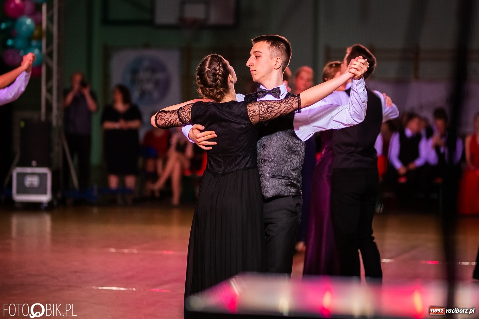 Zdjęcie w galerii na portalu naszraciborz.pl: Młodzieżowa Rewia Tańca w Arenie Rafako wiadomości z regionu