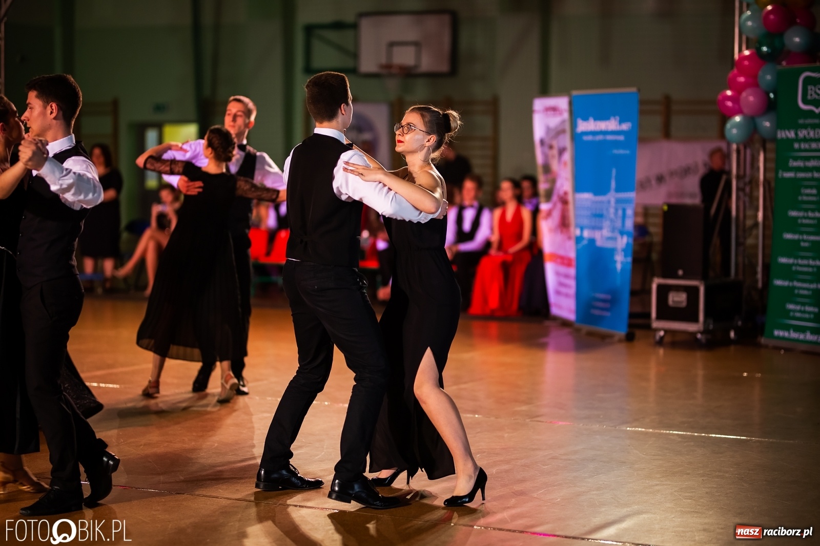 Zdjęcie w galerii na portalu naszraciborz.pl: Młodzieżowa Rewia Tańca w Arenie Rafako wiadomości z regionu