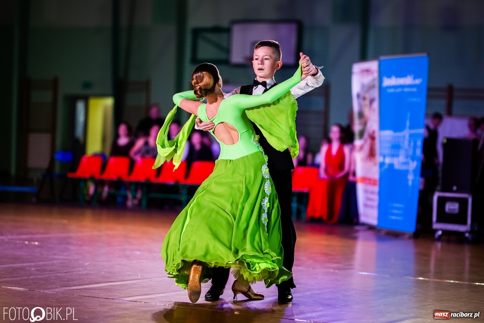 Zdjęcie w galerii na portalu naszraciborz.pl: Młodzieżowa Rewia Tańca w Arenie Rafako wiadomości z regionu