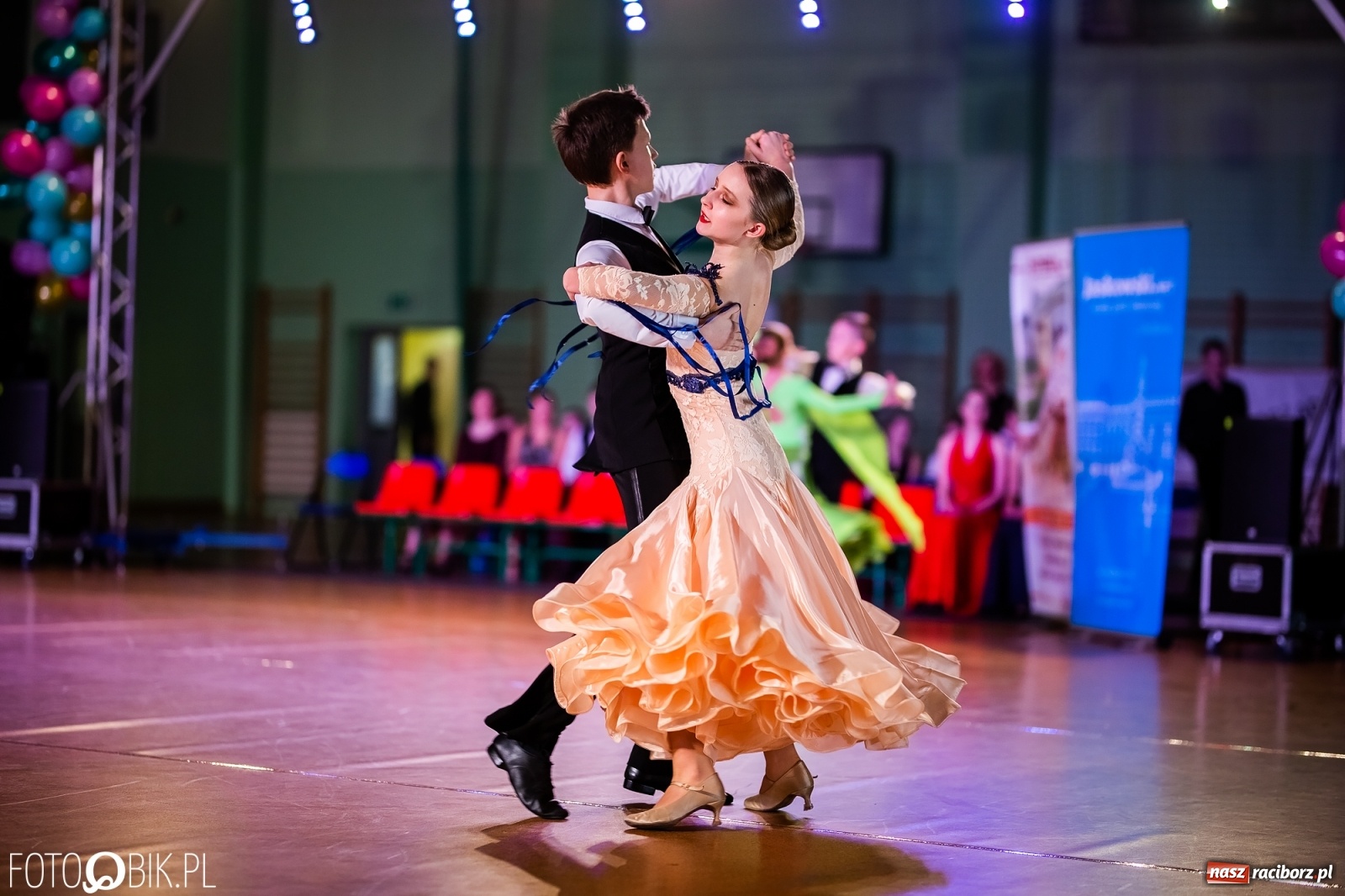 Zdjęcie w galerii na portalu naszraciborz.pl: Młodzieżowa Rewia Tańca w Arenie Rafako wiadomości z regionu