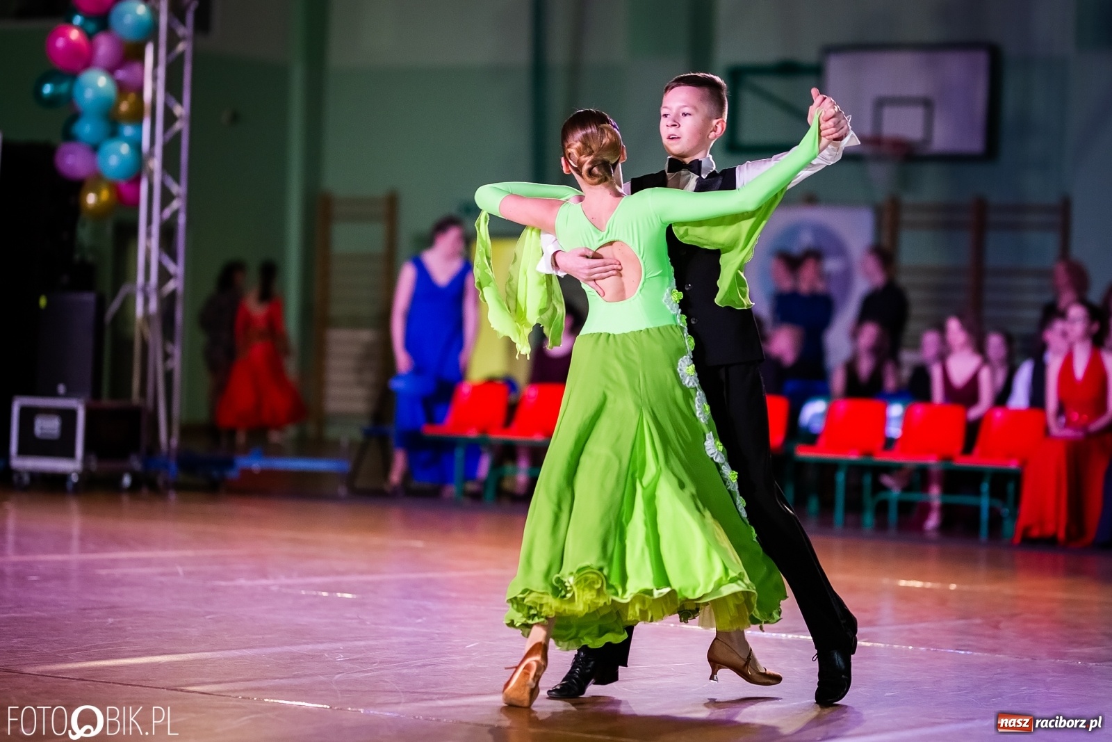 Zdjęcie w galerii na portalu naszraciborz.pl: Młodzieżowa Rewia Tańca w Arenie Rafako wiadomości z regionu