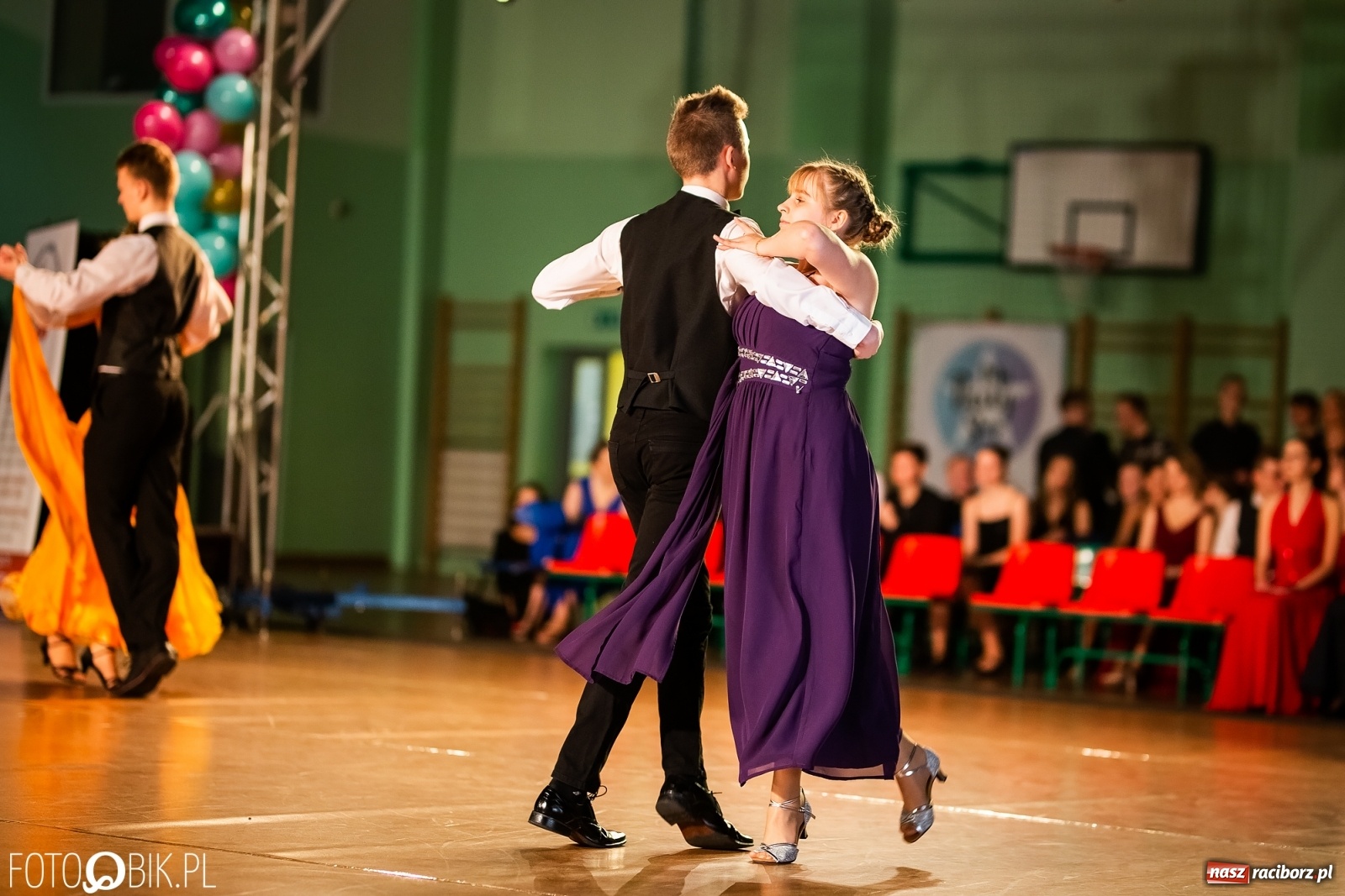 Zdjęcie w galerii na portalu naszraciborz.pl: Młodzieżowa Rewia Tańca w Arenie Rafako wiadomości z regionu