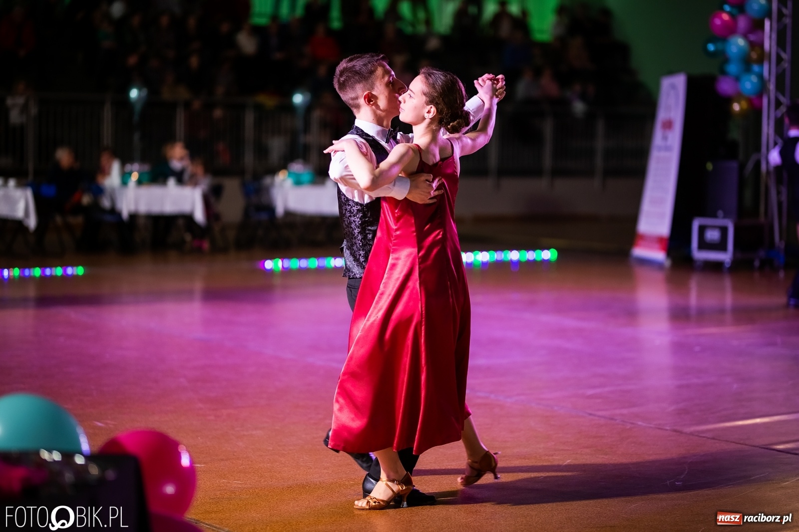 Zdjęcie w galerii na portalu naszraciborz.pl: Młodzieżowa Rewia Tańca w Arenie Rafako wiadomości z regionu