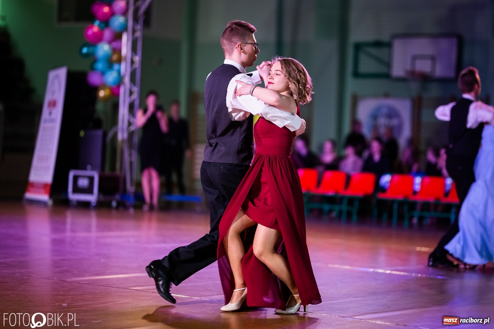 Zdjęcie w galerii na portalu naszraciborz.pl: Młodzieżowa Rewia Tańca w Arenie Rafako wiadomości z regionu