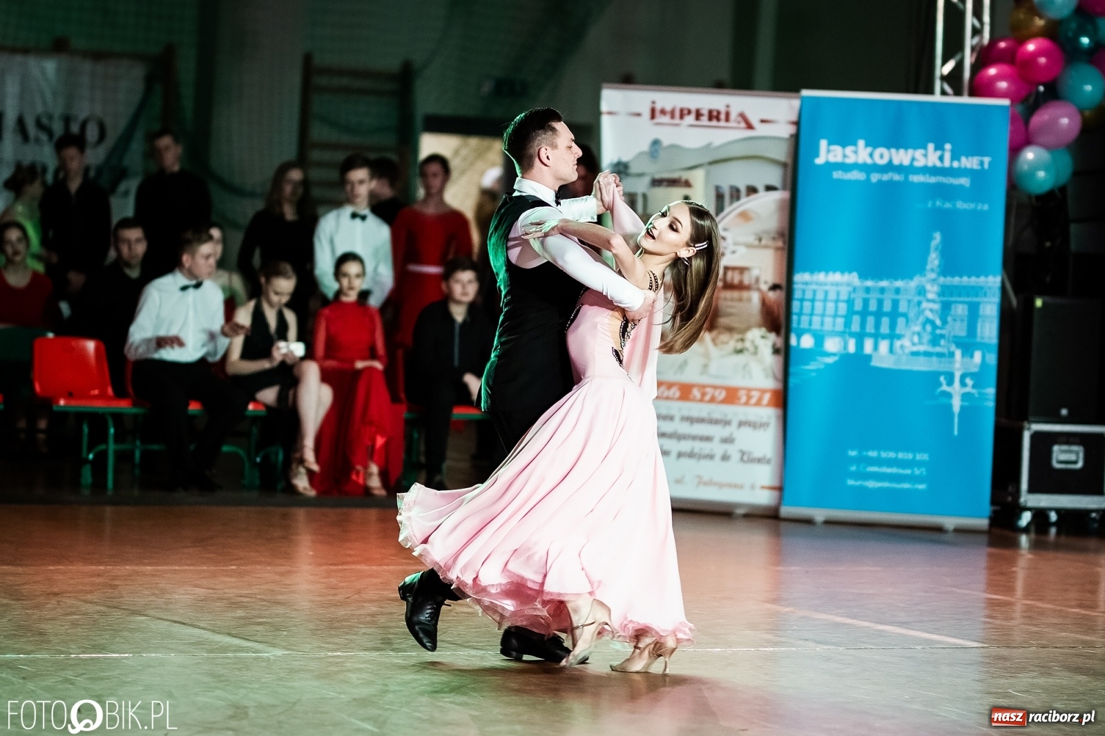 Zdjęcie w galerii na portalu naszraciborz.pl: Młodzieżowa Rewia Tańca w Arenie Rafako wiadomości z regionu