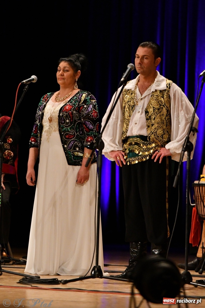 Zdjęcie w galerii na portalu naszraciborz.pl: Don Vasyl & Gwiazdy Cygańskiej Pieśni w Raciborzu  wiadomości z regionu