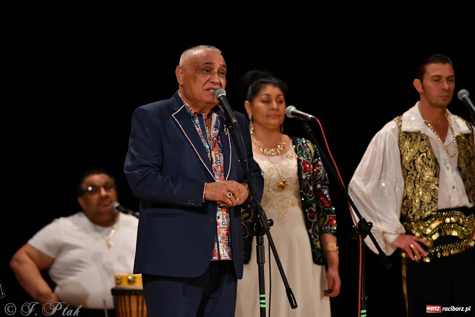 Zdjęcie w galerii na portalu naszraciborz.pl: Don Vasyl & Gwiazdy Cygańskiej Pieśni w Raciborzu  wiadomości z regionu