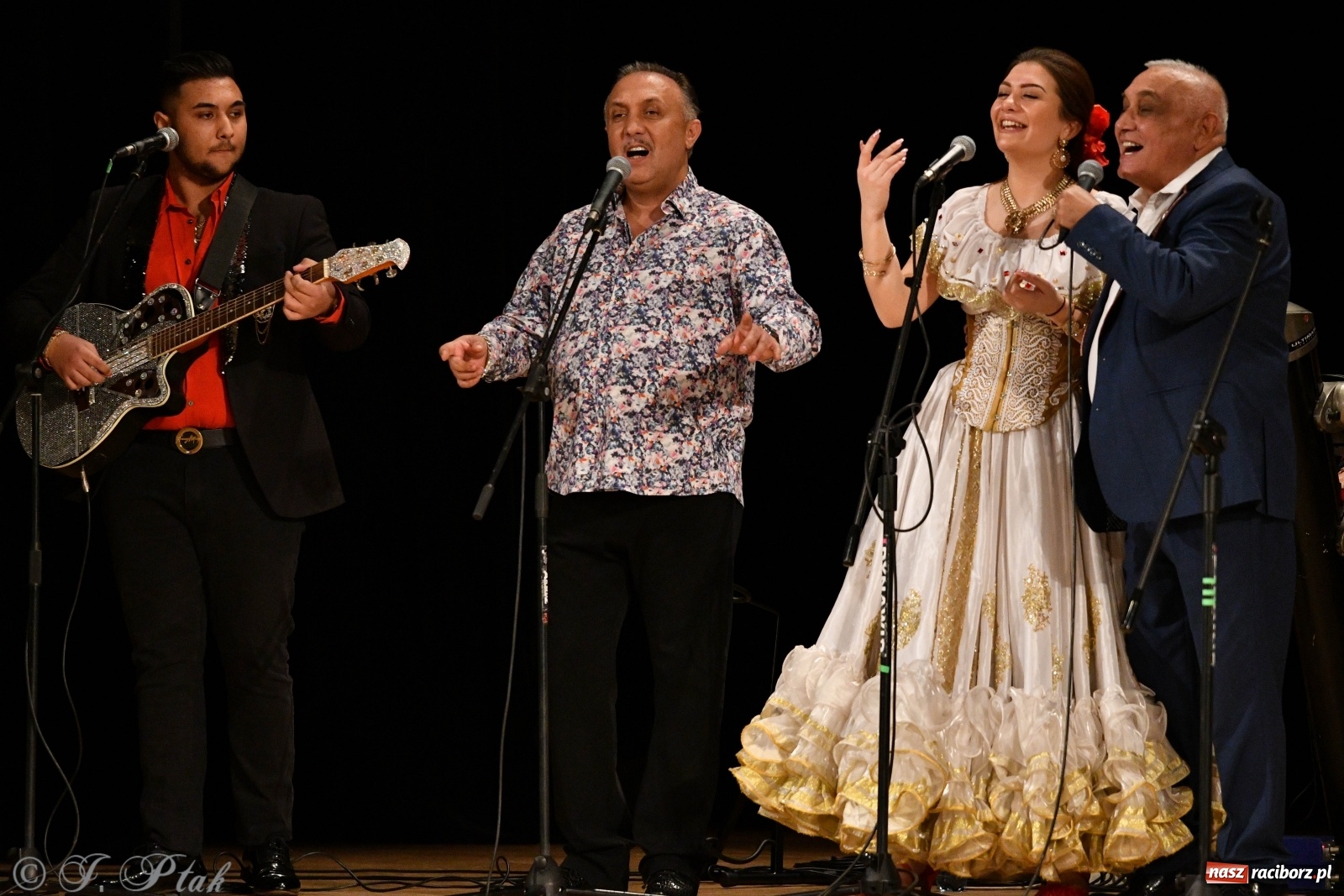 Zdjęcie w galerii na portalu naszraciborz.pl: Don Vasyl & Gwiazdy Cygańskiej Pieśni w Raciborzu  wiadomości z regionu