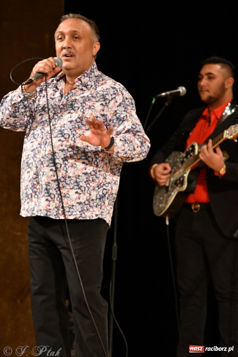 Zdjęcie w galerii na portalu naszraciborz.pl: Don Vasyl & Gwiazdy Cygańskiej Pieśni w Raciborzu  wiadomości z regionu