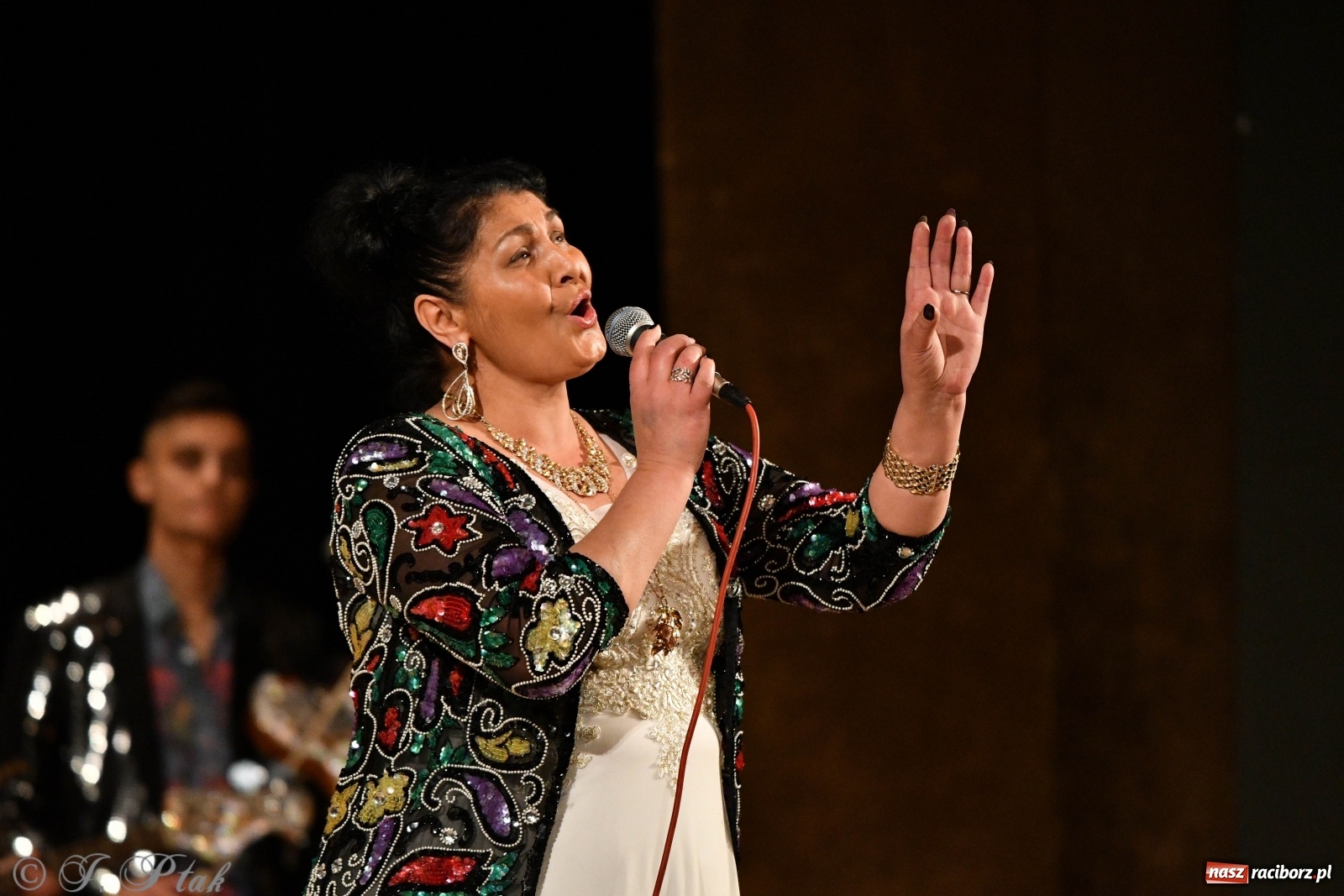 Zdjęcie w galerii na portalu naszraciborz.pl: Don Vasyl & Gwiazdy Cygańskiej Pieśni w Raciborzu  wiadomości z regionu