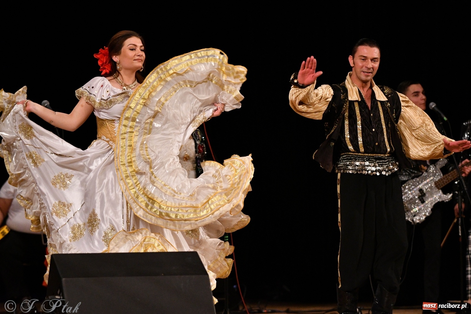 Zdjęcie w galerii na portalu naszraciborz.pl: Don Vasyl & Gwiazdy Cygańskiej Pieśni w Raciborzu  wiadomości z regionu