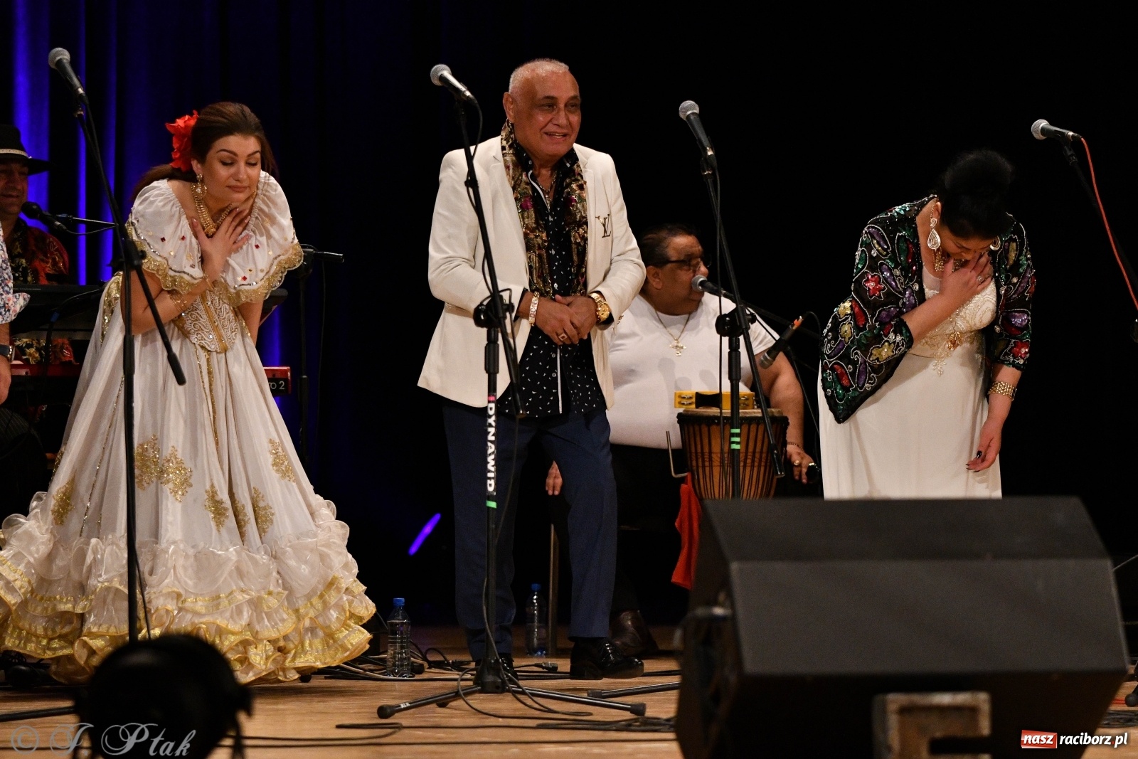 Zdjęcie w galerii na portalu naszraciborz.pl: Don Vasyl & Gwiazdy Cygańskiej Pieśni w Raciborzu  wiadomości z regionu