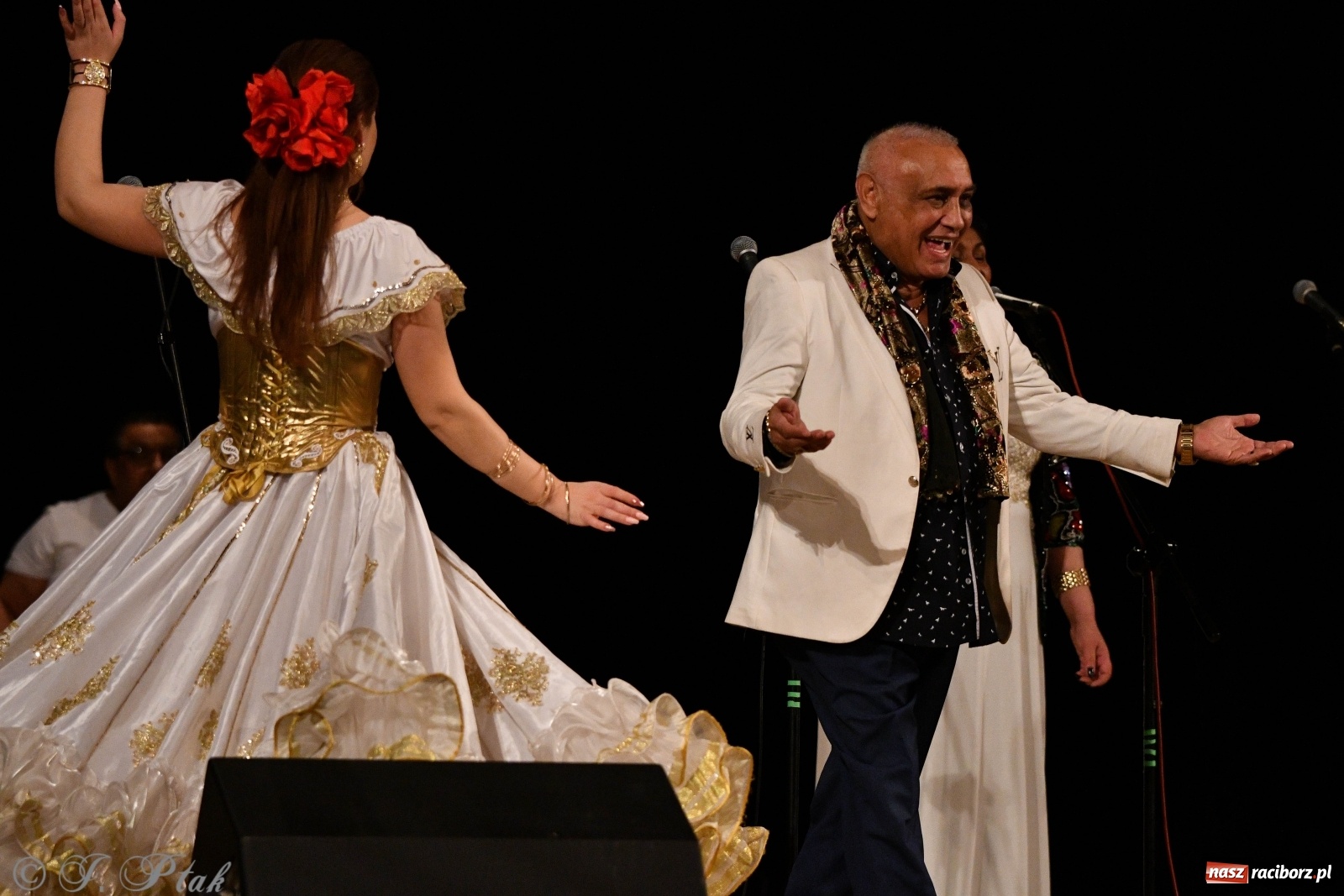 Zdjęcie w galerii na portalu naszraciborz.pl: Don Vasyl & Gwiazdy Cygańskiej Pieśni w Raciborzu  wiadomości z regionu