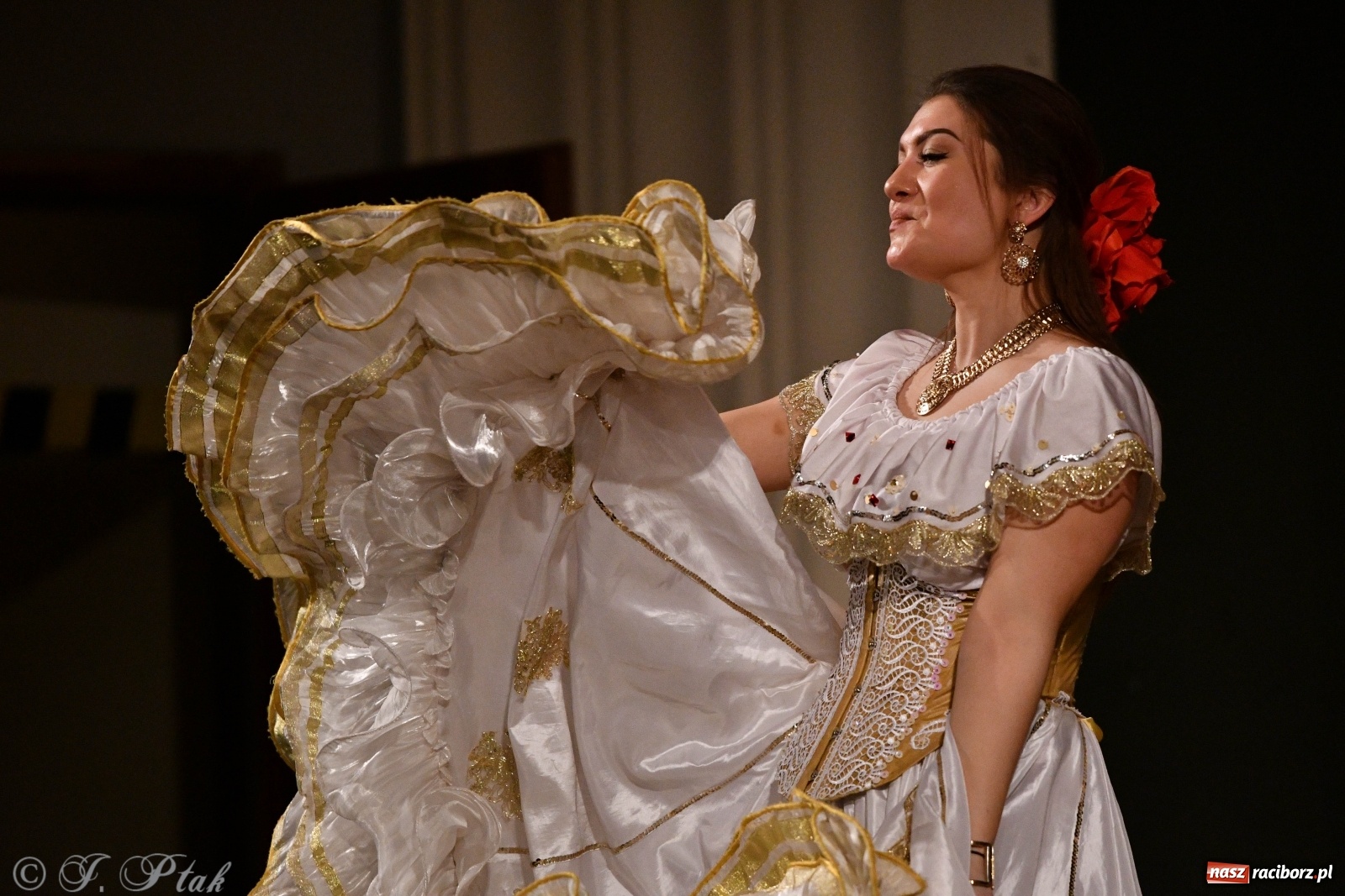 Zdjęcie w galerii na portalu naszraciborz.pl: Don Vasyl & Gwiazdy Cygańskiej Pieśni w Raciborzu  wiadomości z regionu