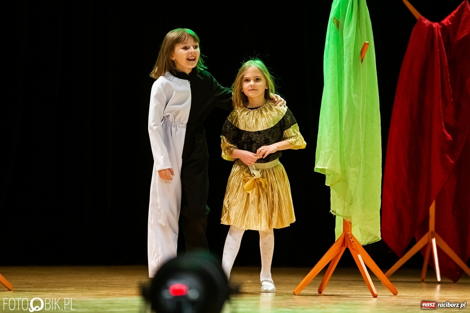 Zdjęcie w galerii na portalu naszraciborz.pl: Sen Księżniczki w wykonaniu aktorów Teatru Miodzio i Małe Miodzio wiadomości z regionu