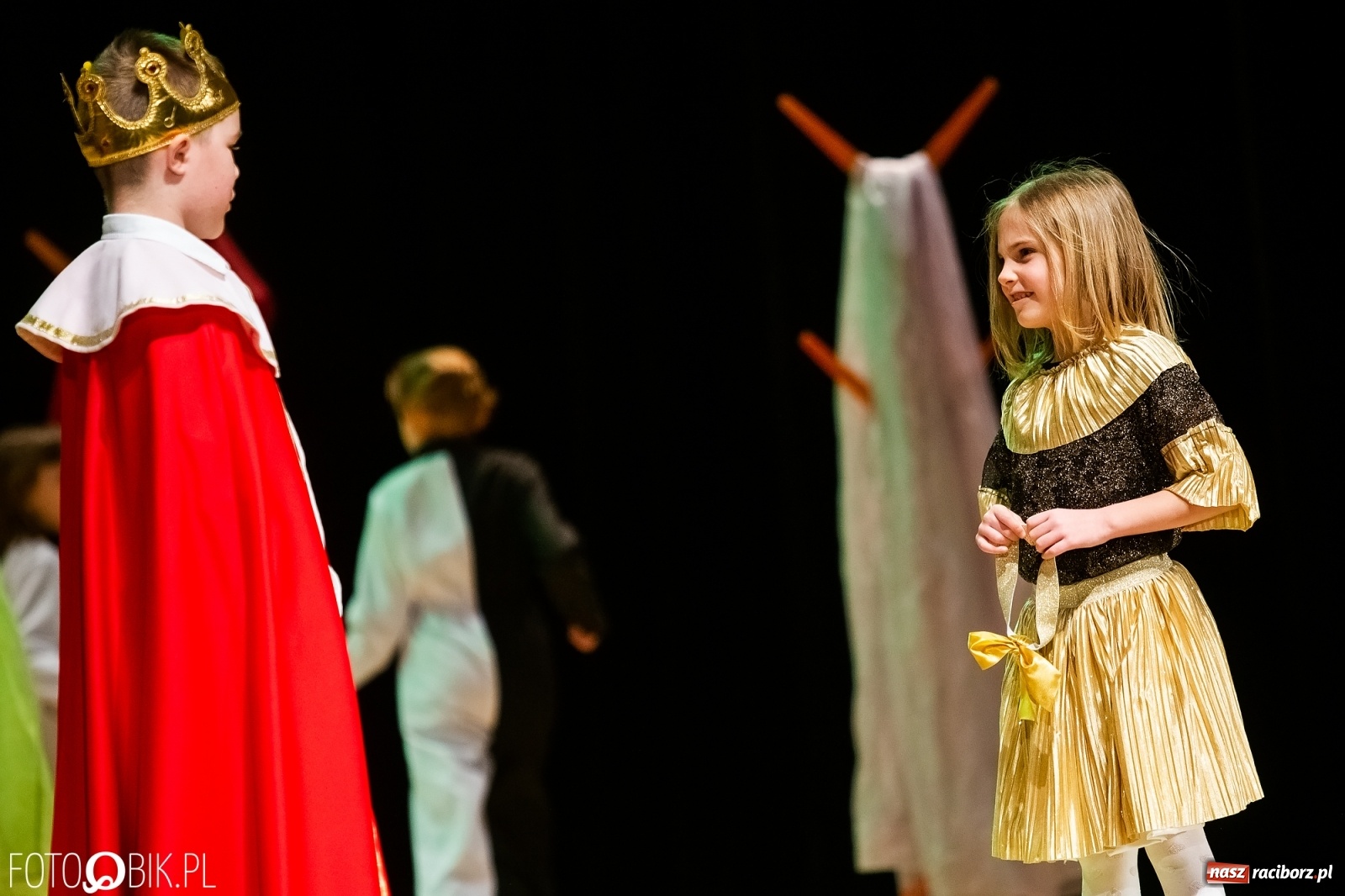 Zdjęcie w galerii na portalu naszraciborz.pl: Sen Księżniczki w wykonaniu aktorów Teatru Miodzio i Małe Miodzio wiadomości z regionu