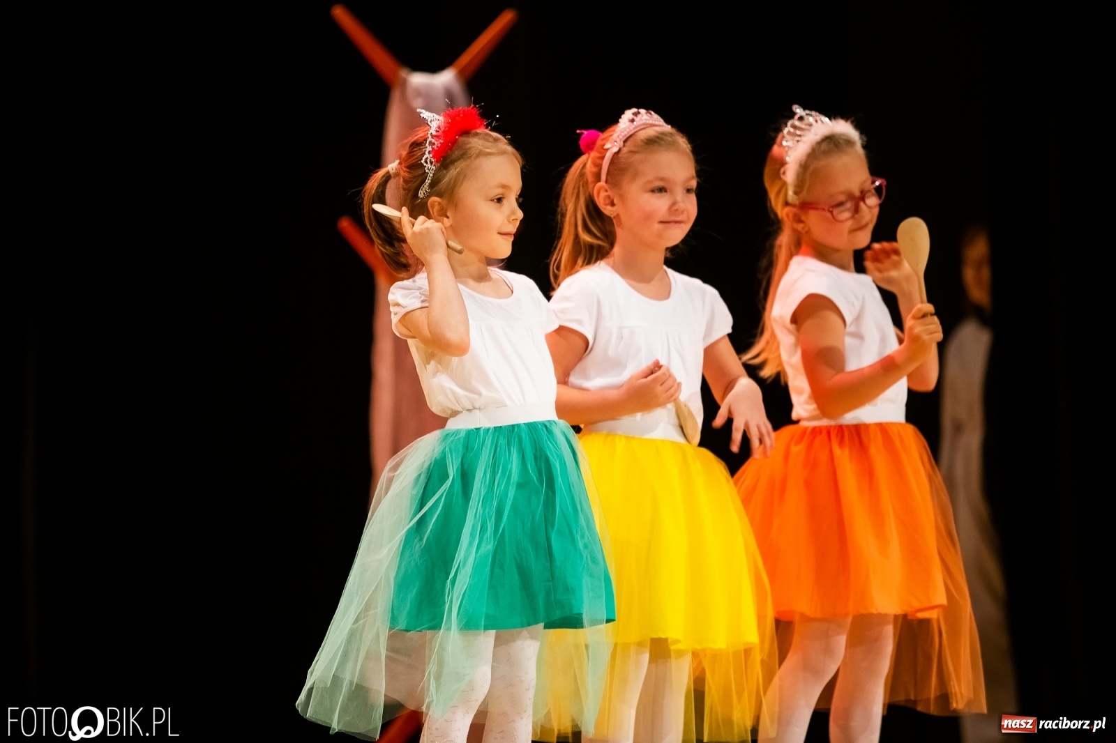 Zdjęcie w galerii na portalu naszraciborz.pl: Sen Księżniczki w wykonaniu aktorów Teatru Miodzio i Małe Miodzio wiadomości z regionu