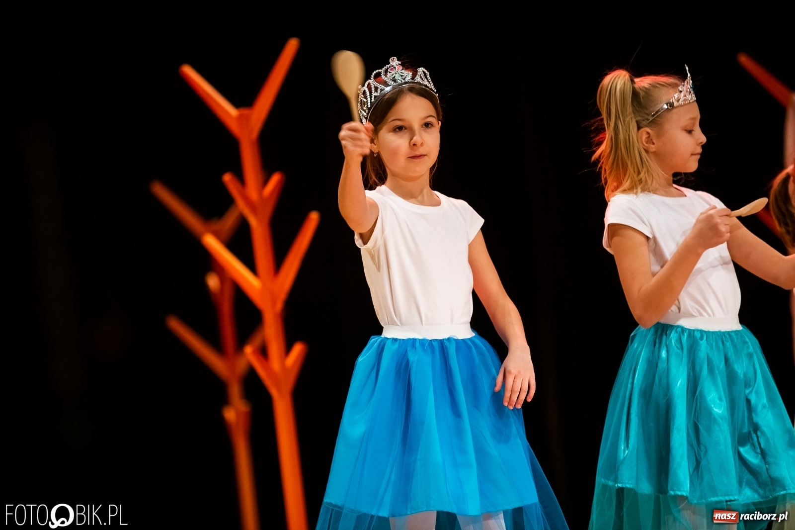 Zdjęcie w galerii na portalu naszraciborz.pl: Sen Księżniczki w wykonaniu aktorów Teatru Miodzio i Małe Miodzio wiadomości z regionu