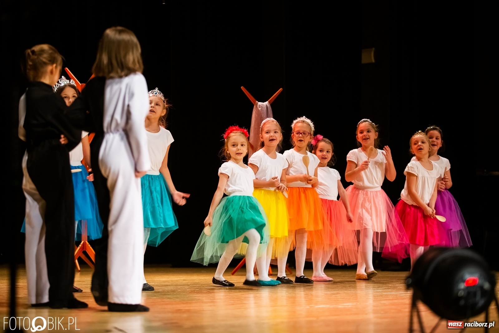 Zdjęcie w galerii na portalu naszraciborz.pl: Sen Księżniczki w wykonaniu aktorów Teatru Miodzio i Małe Miodzio wiadomości z regionu