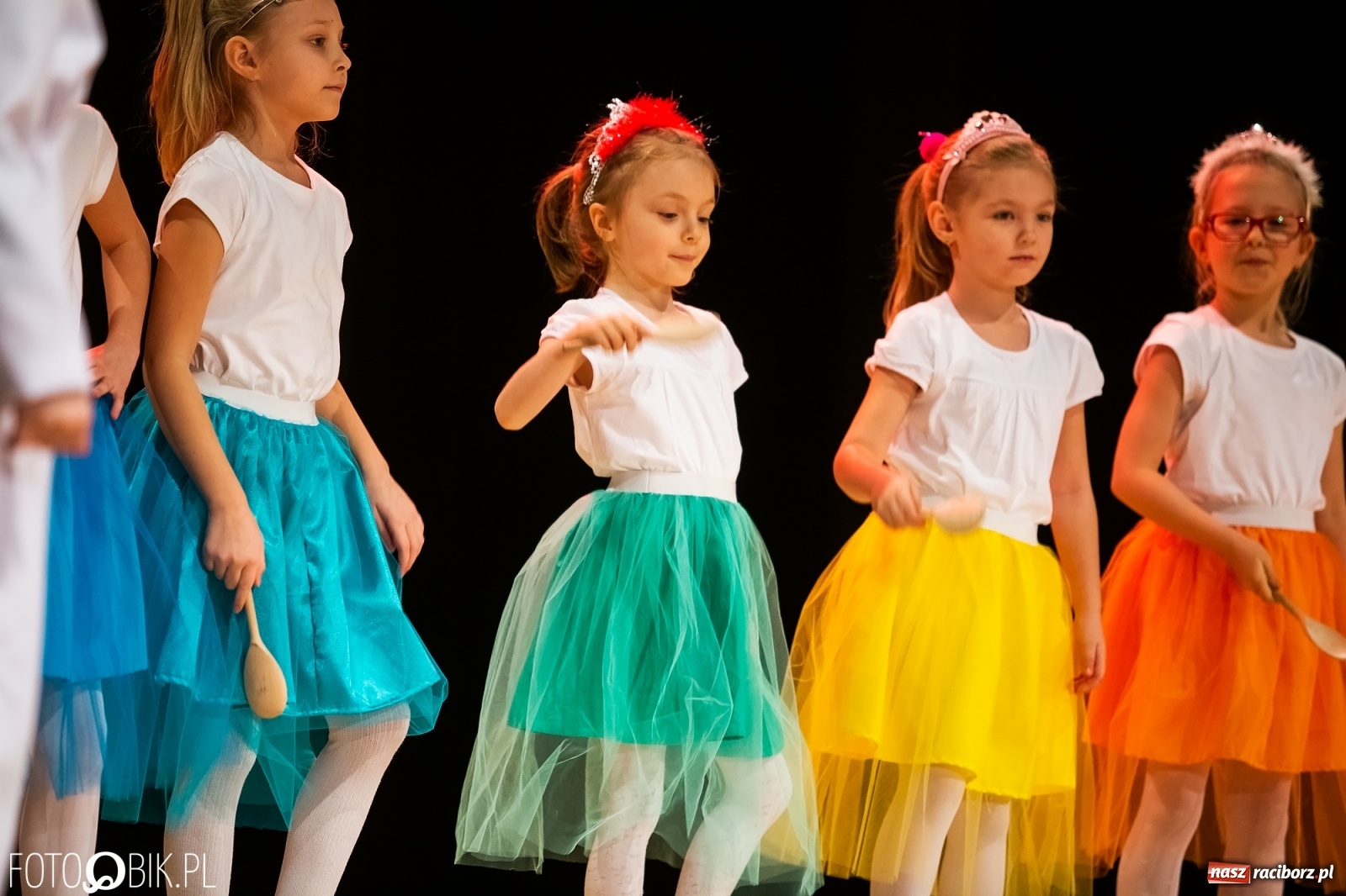 Zdjęcie w galerii na portalu naszraciborz.pl: Sen Księżniczki w wykonaniu aktorów Teatru Miodzio i Małe Miodzio wiadomości z regionu