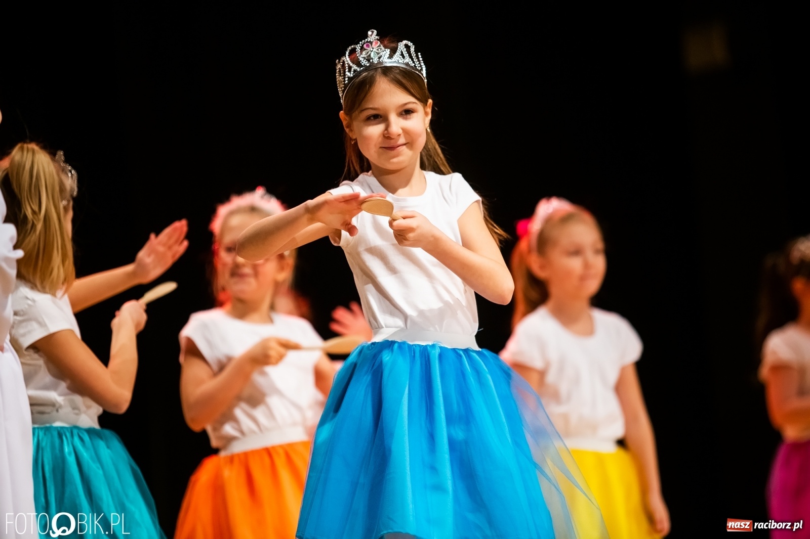 Zdjęcie w galerii na portalu naszraciborz.pl: Sen Księżniczki w wykonaniu aktorów Teatru Miodzio i Małe Miodzio wiadomości z regionu