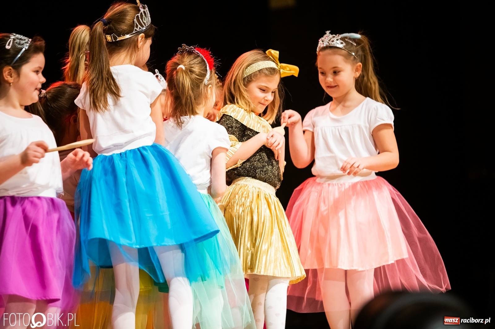 Zdjęcie w galerii na portalu naszraciborz.pl: Sen Księżniczki w wykonaniu aktorów Teatru Miodzio i Małe Miodzio wiadomości z regionu