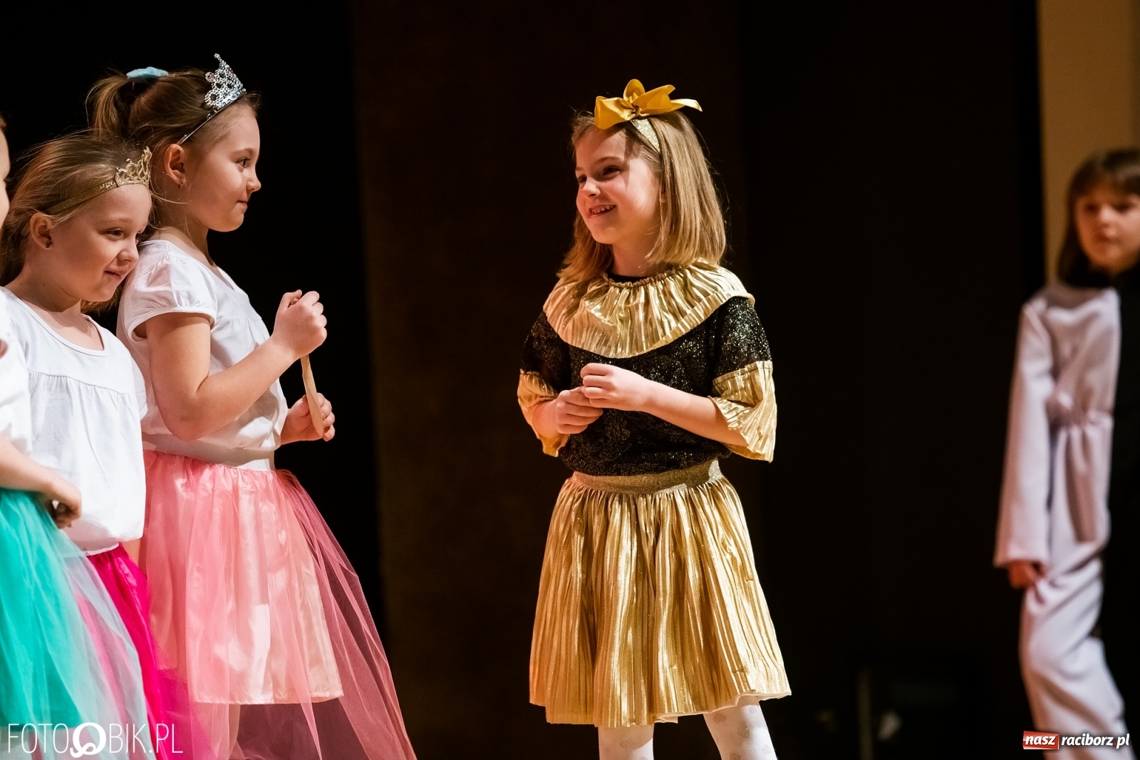 Zdjęcie w galerii na portalu naszraciborz.pl: Sen Księżniczki w wykonaniu aktorów Teatru Miodzio i Małe Miodzio wiadomości z regionu