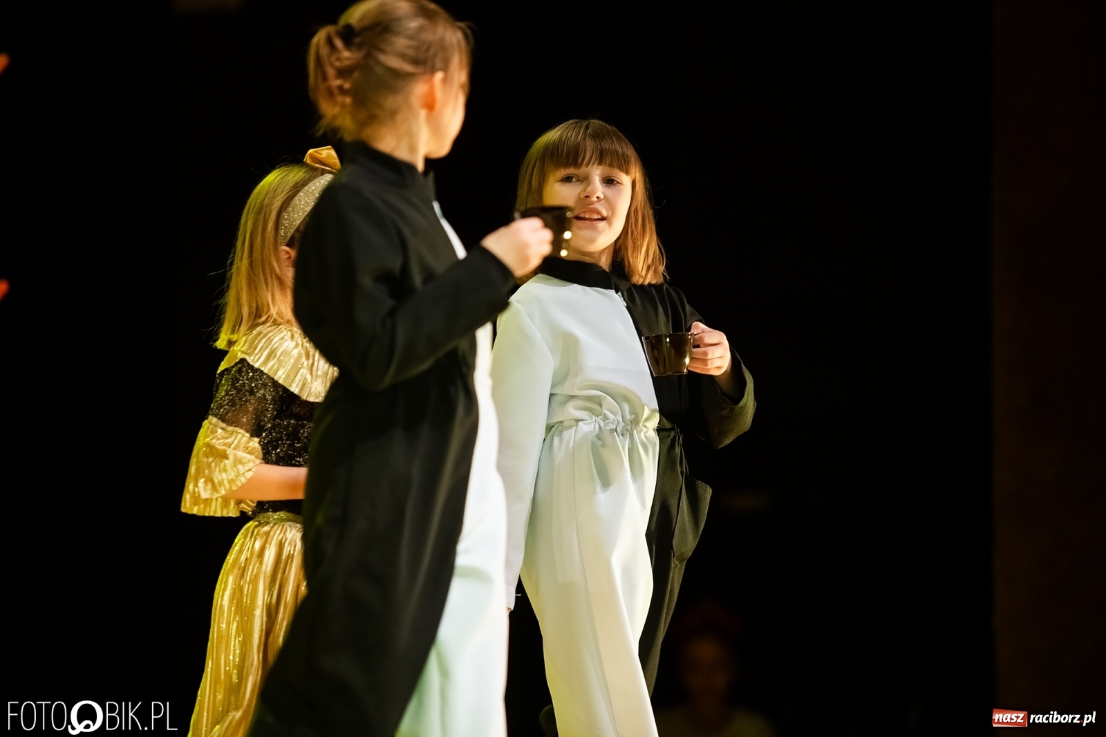 Zdjęcie w galerii na portalu naszraciborz.pl: Sen Księżniczki w wykonaniu aktorów Teatru Miodzio i Małe Miodzio wiadomości z regionu