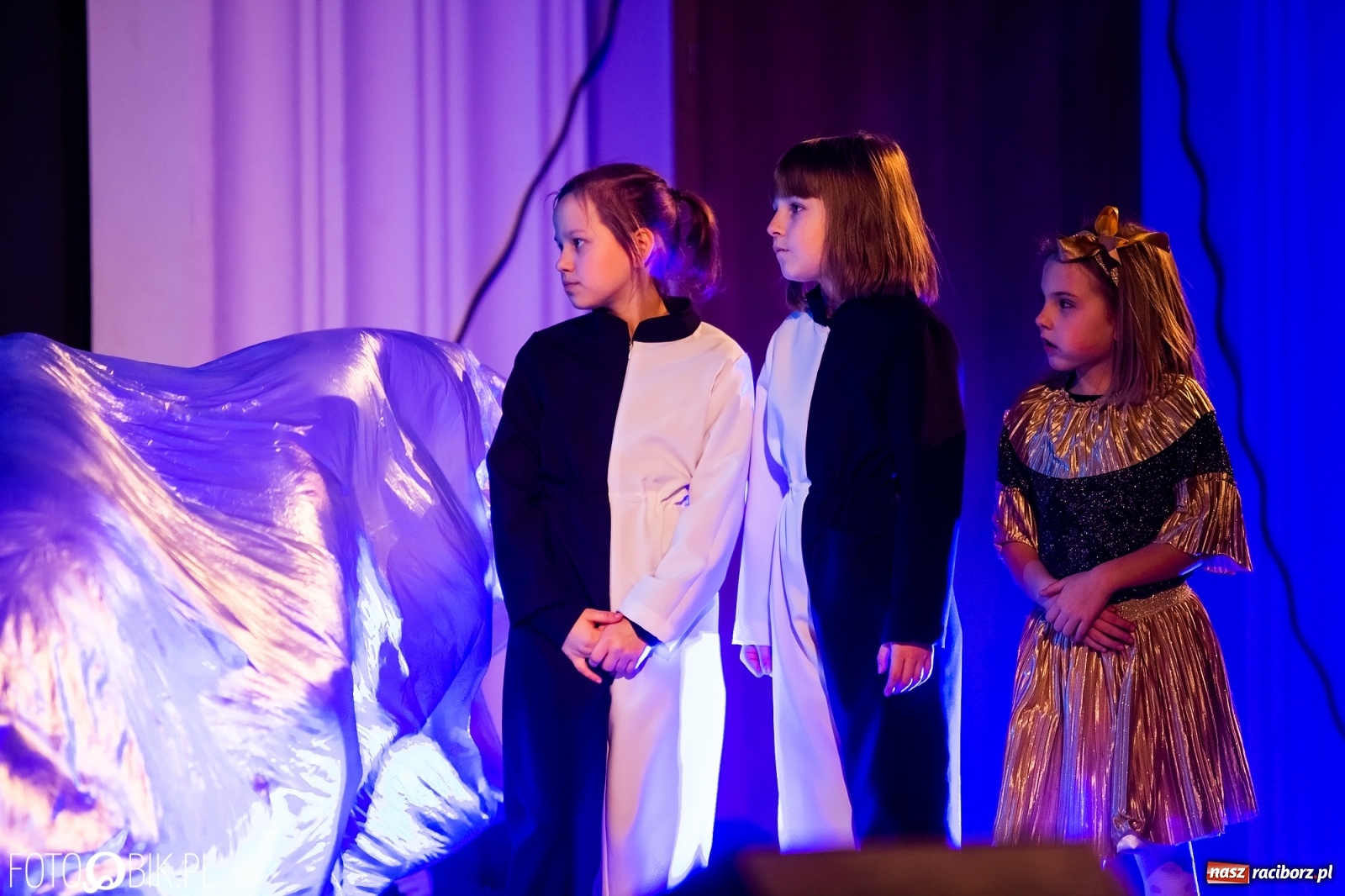 Zdjęcie w galerii na portalu naszraciborz.pl: Sen Księżniczki w wykonaniu aktorów Teatru Miodzio i Małe Miodzio wiadomości z regionu