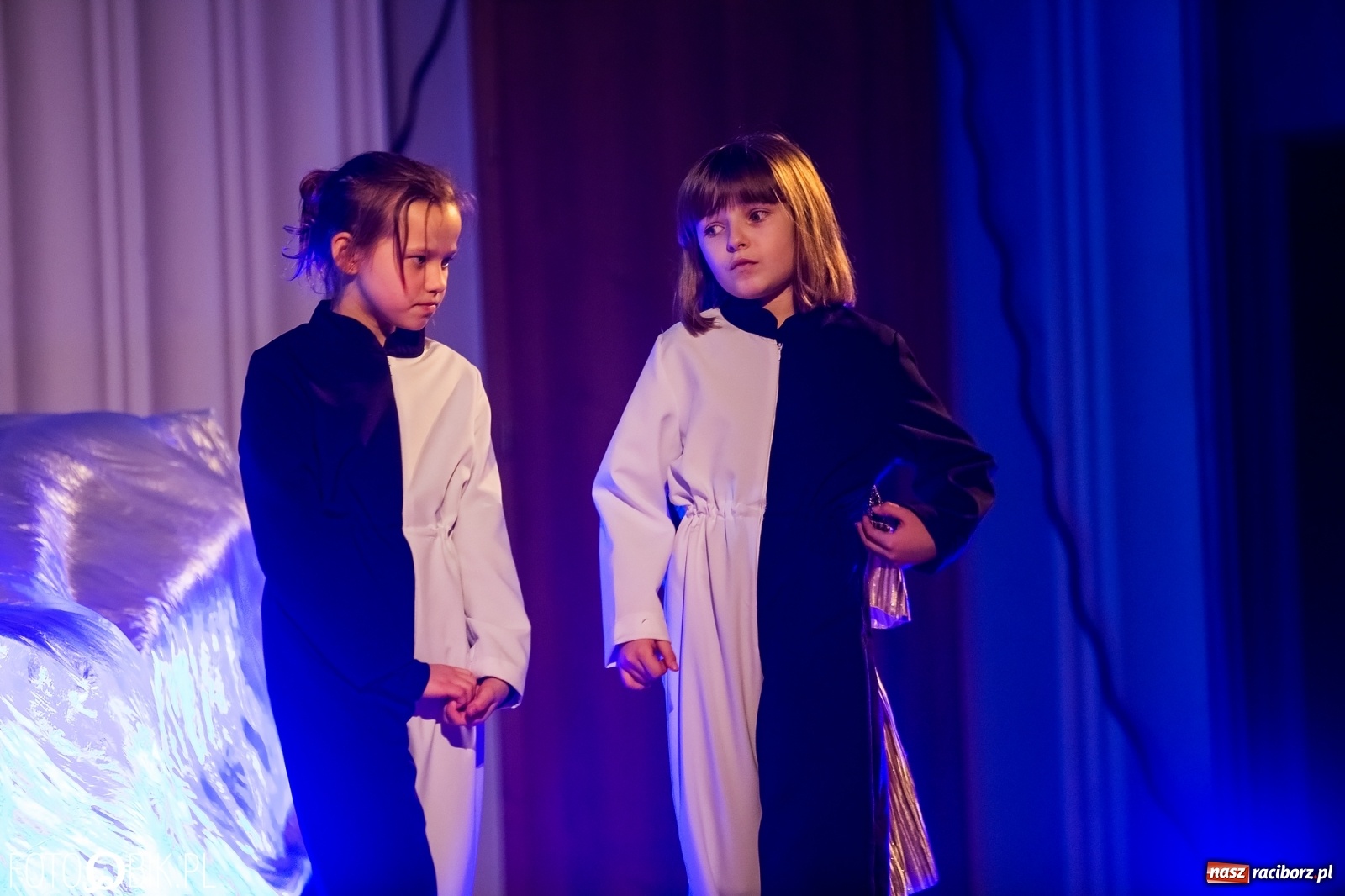 Zdjęcie w galerii na portalu naszraciborz.pl: Sen Księżniczki w wykonaniu aktorów Teatru Miodzio i Małe Miodzio wiadomości z regionu