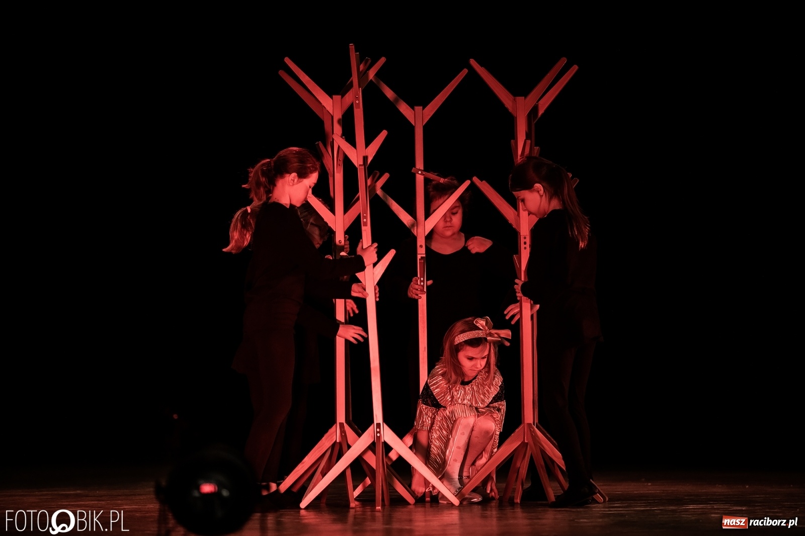 Zdjęcie w galerii na portalu naszraciborz.pl: Sen Księżniczki w wykonaniu aktorów Teatru Miodzio i Małe Miodzio wiadomości z regionu