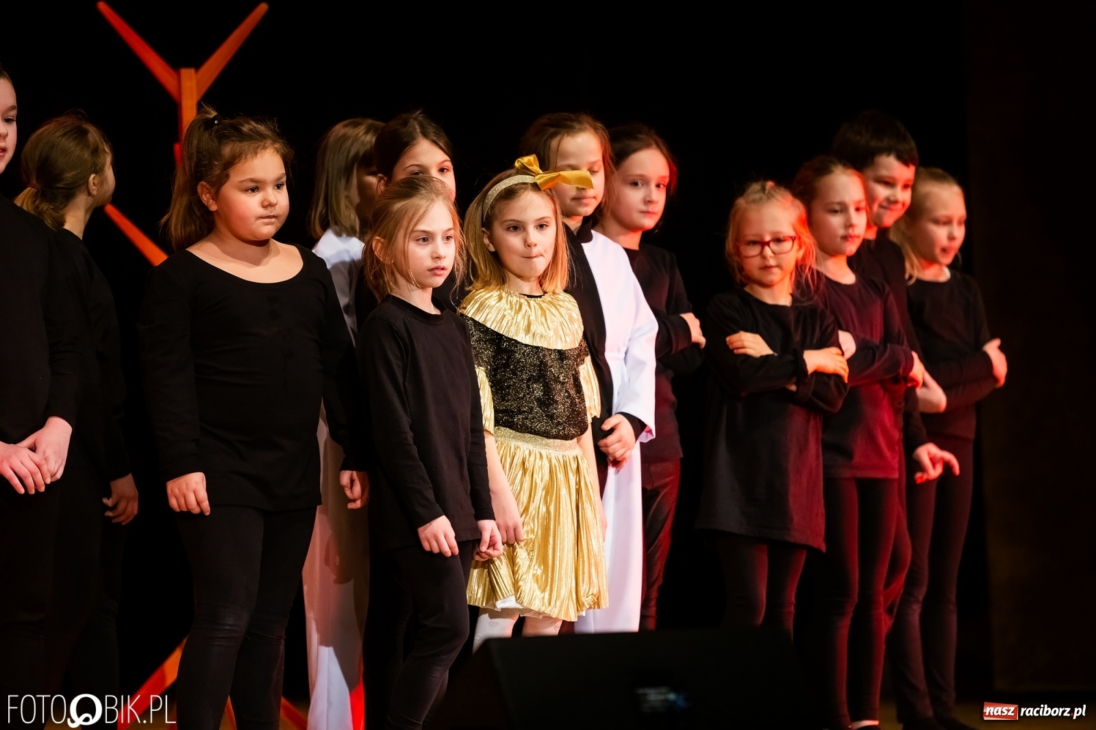 Zdjęcie w galerii na portalu naszraciborz.pl: Sen Księżniczki w wykonaniu aktorów Teatru Miodzio i Małe Miodzio wiadomości z regionu